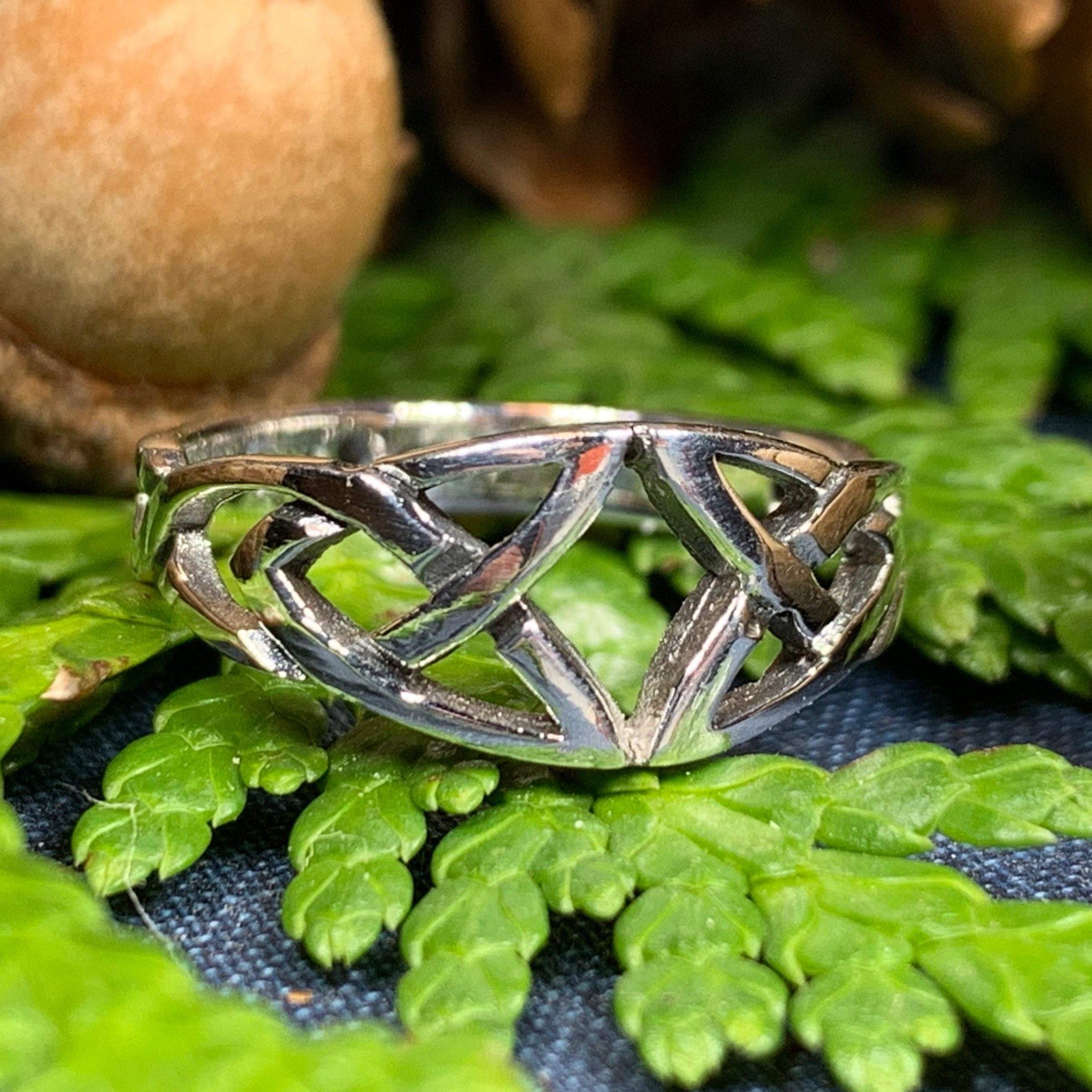Open Trinity Knot Ring