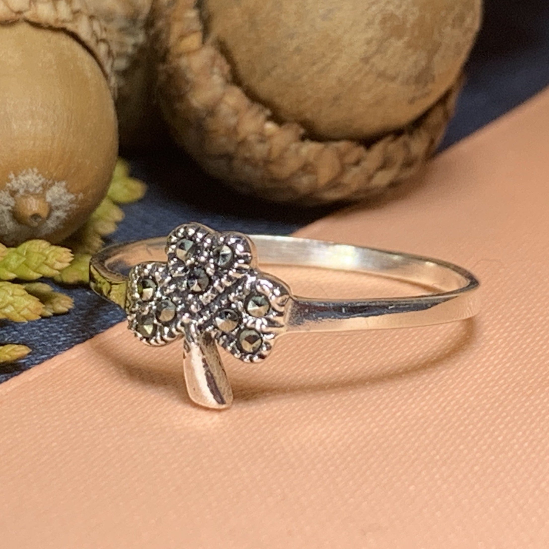 Fáilte Shamrock Ring