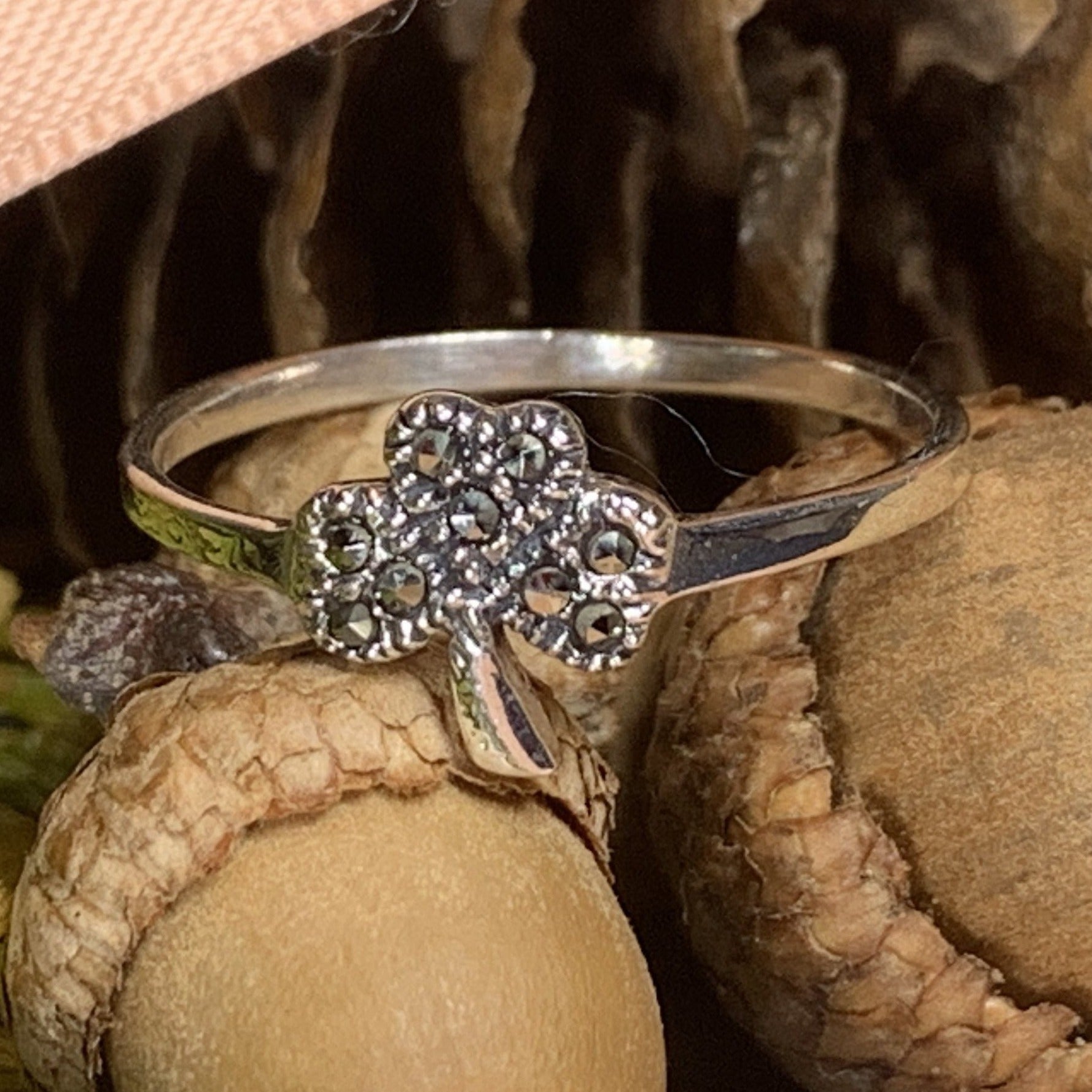 Fáilte Shamrock Ring