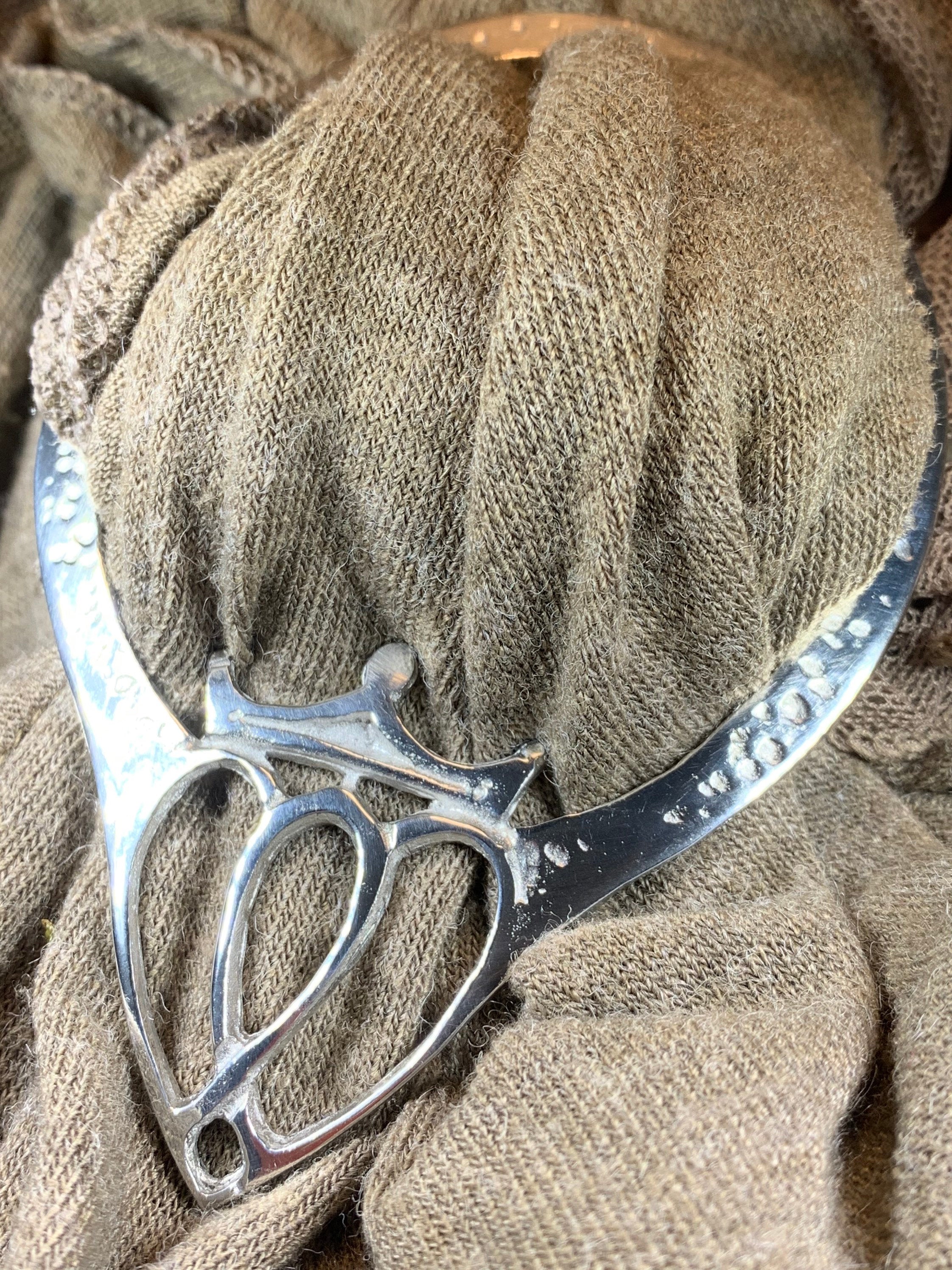 Luckenbooth Scarf Ring