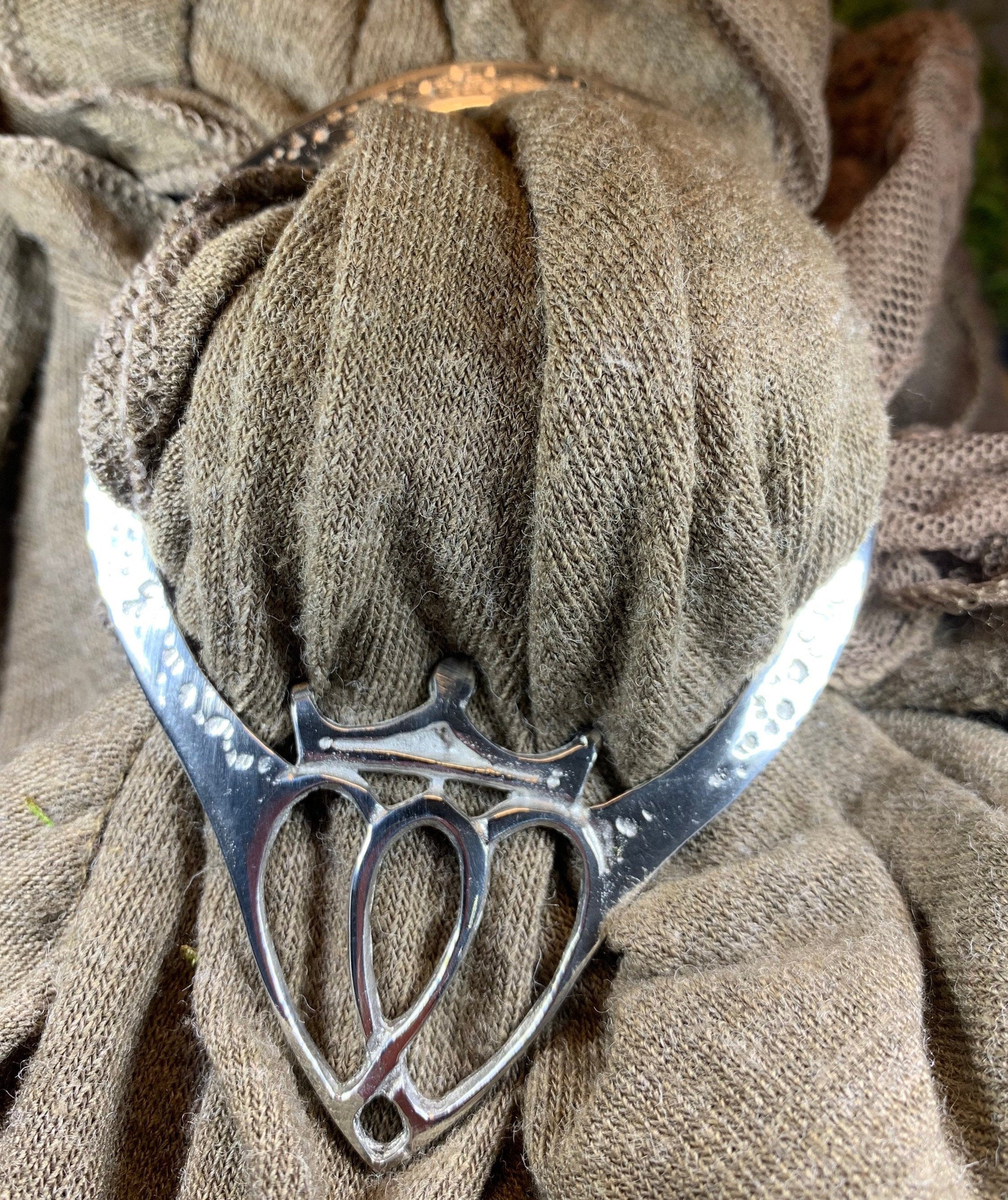 Luckenbooth Scarf Ring