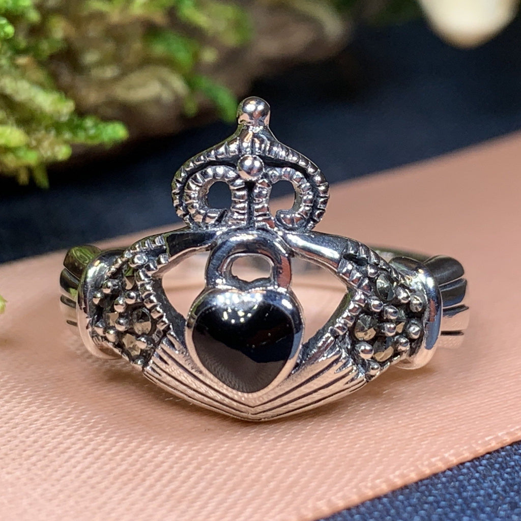 True Bond Onyx Claddagh Ring