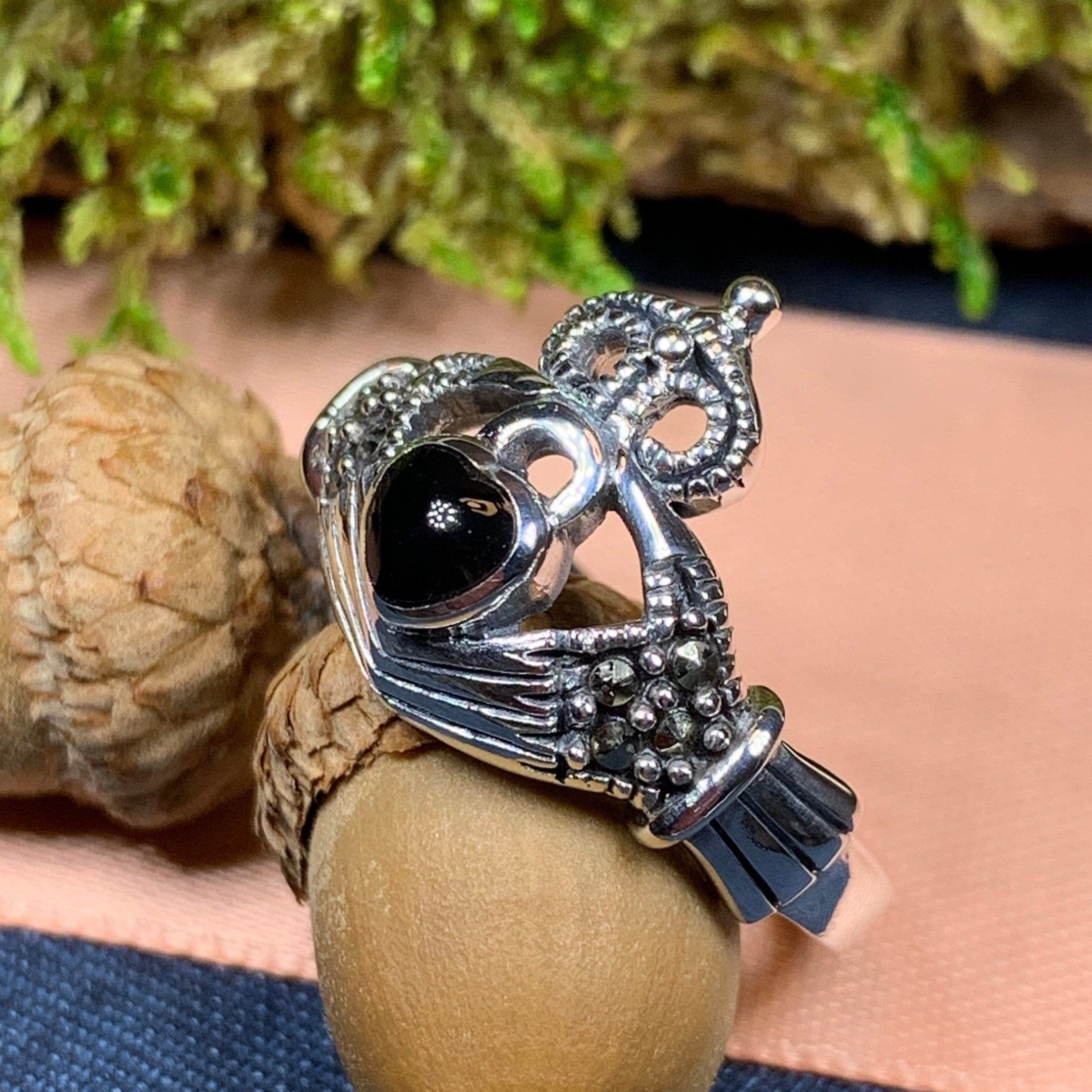 True Bond Onyx Claddagh Ring