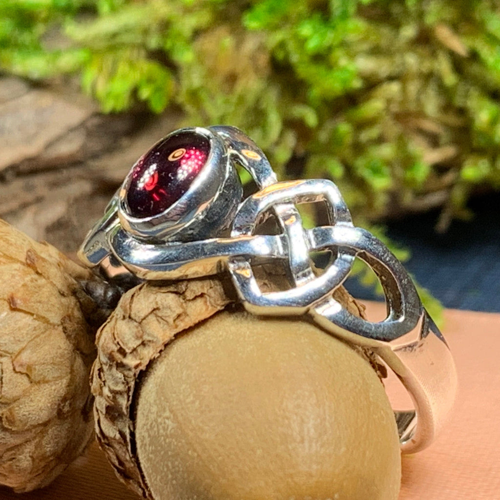 Dahlia Celtic Knot Ring