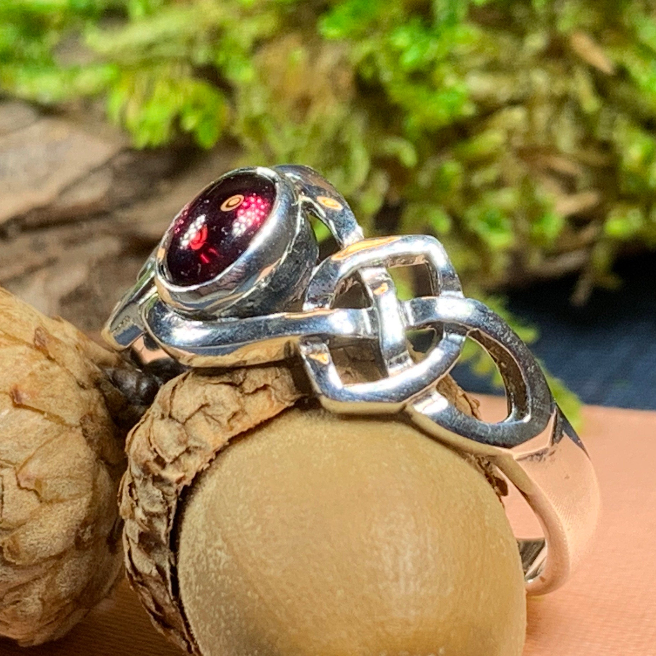 Dahlia Celtic Knot Ring