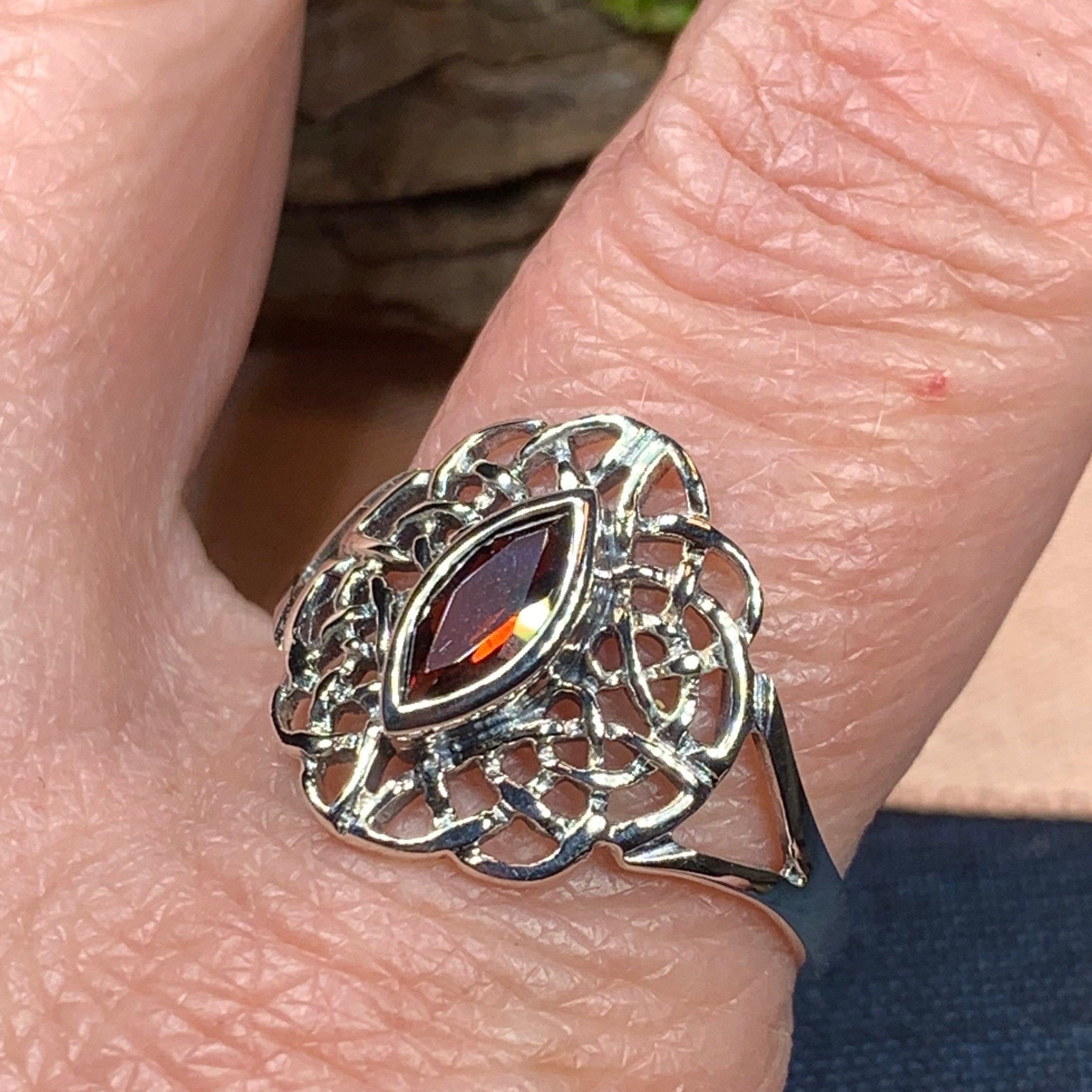 Leanna Celtic Knot Ring