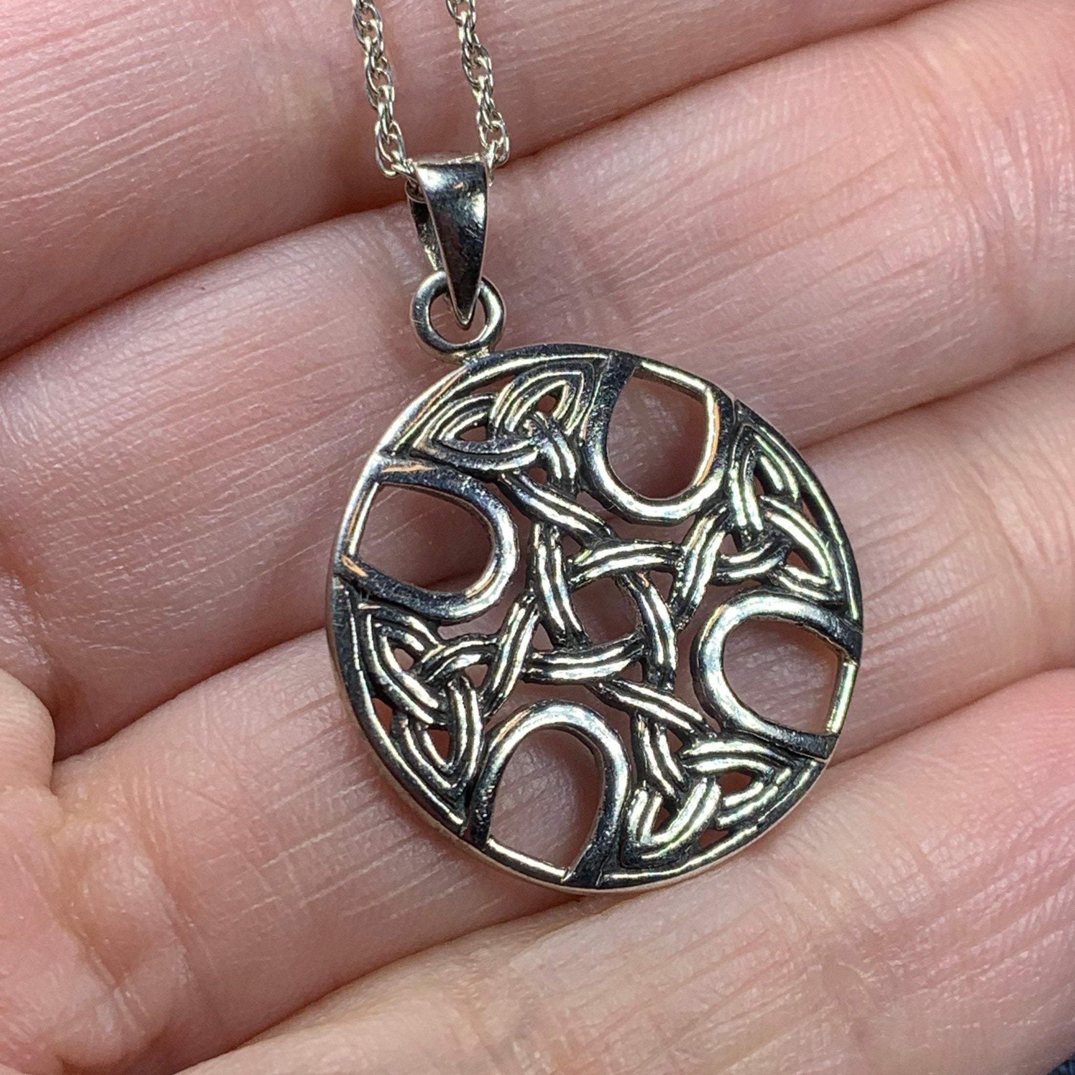 Máire Celtic Knot Necklace