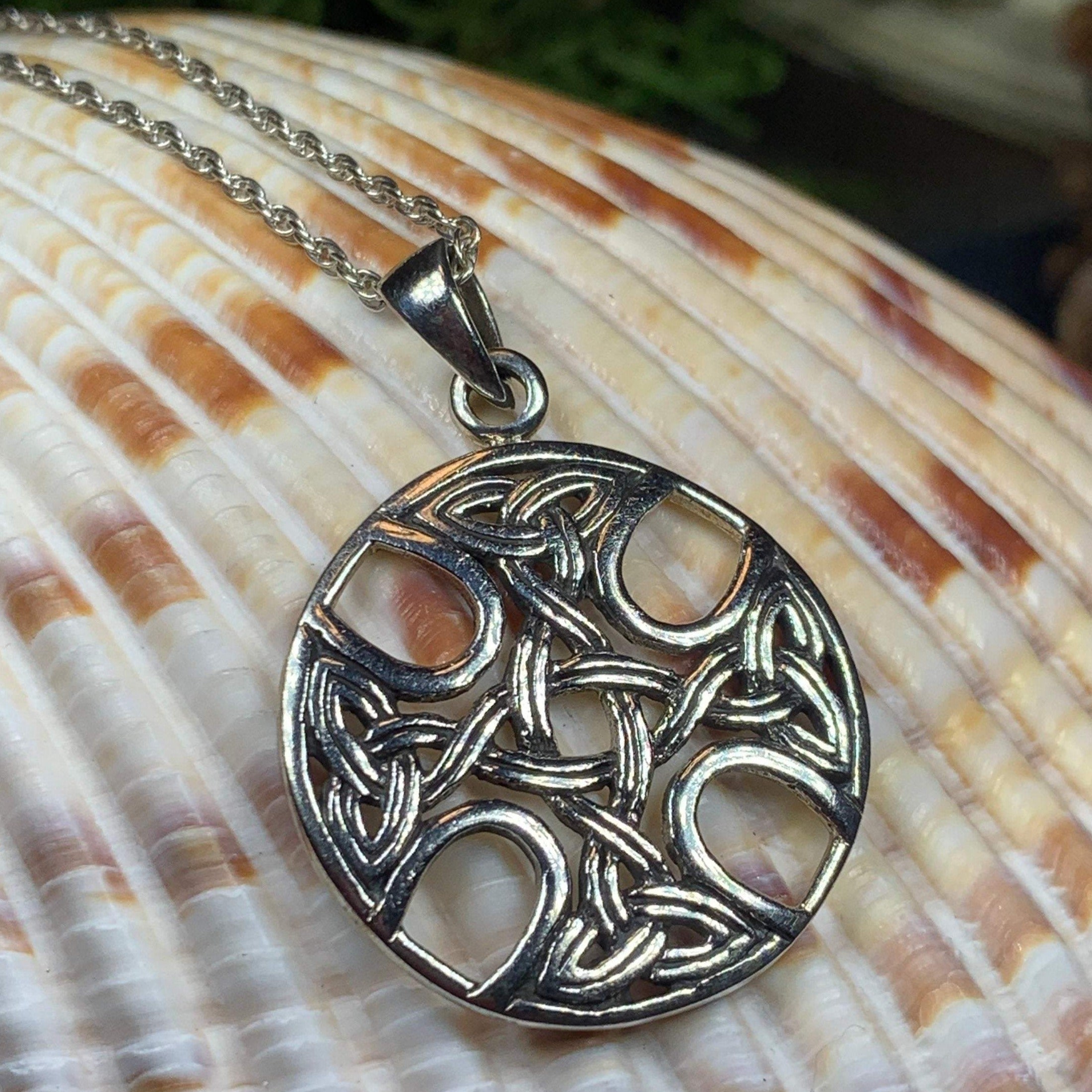 Máire Celtic Knot Necklace
