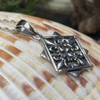 Elegant Fluer De Lis Necklace