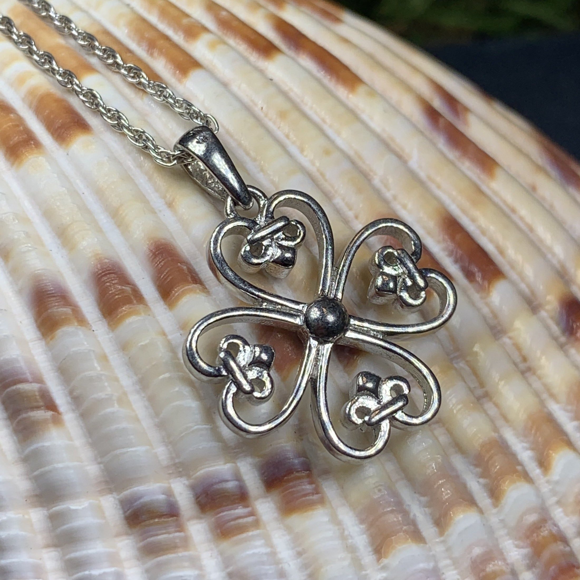 Sonasach Celtic Knot Necklace