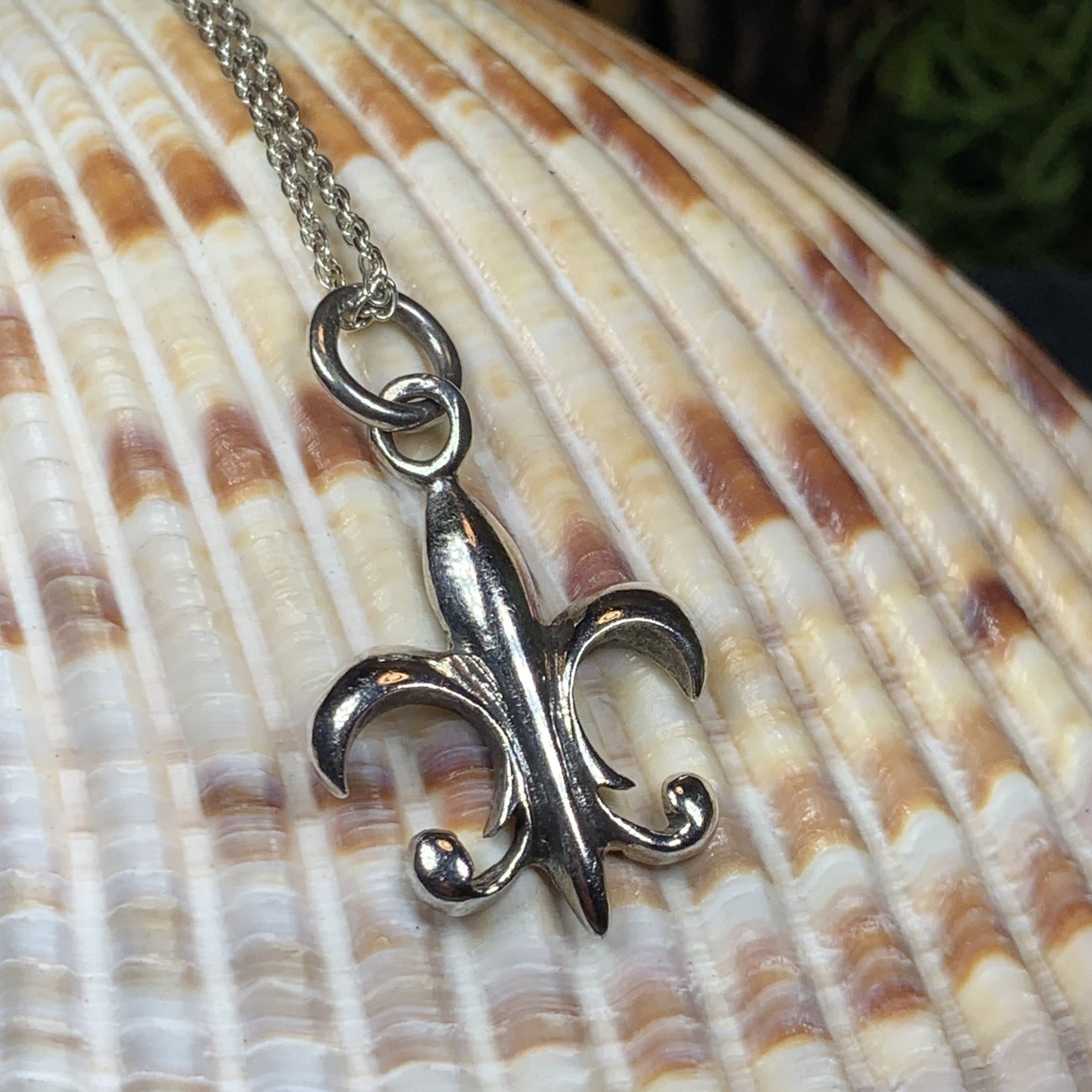 Fluer De Lis Necklace