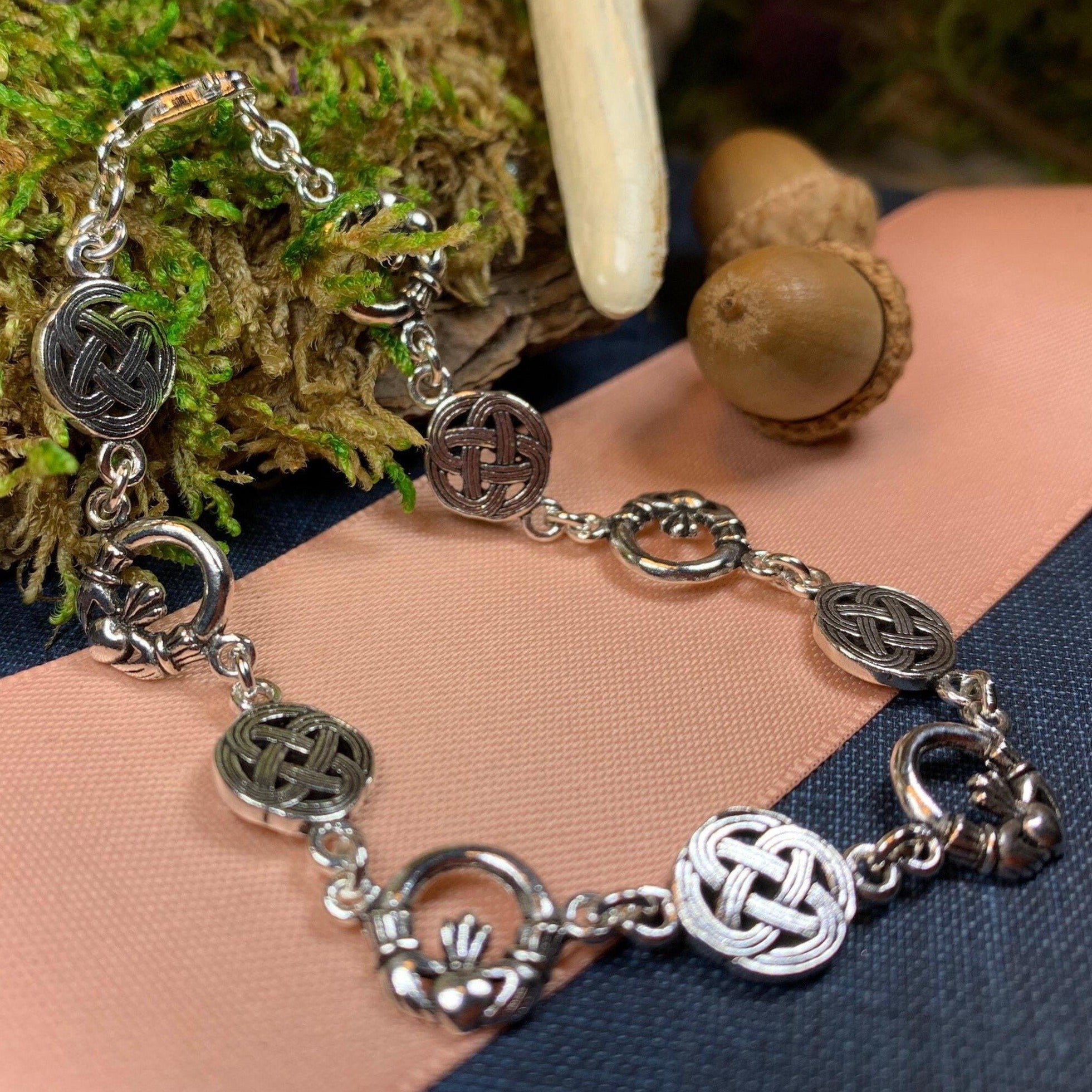 Neenah Claddagh Celtic Knot Bracelet