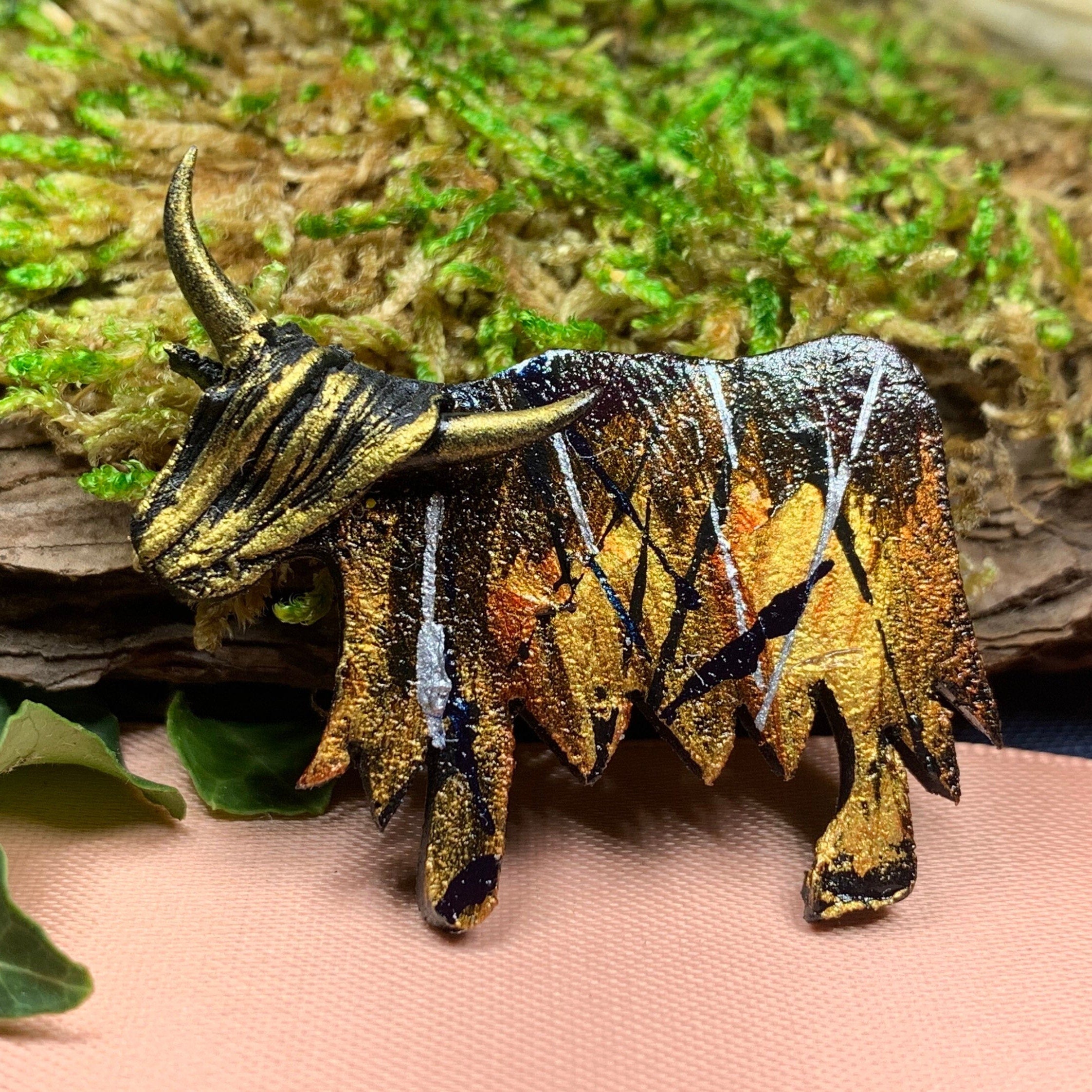 Splatter Highland Cow Brooch
