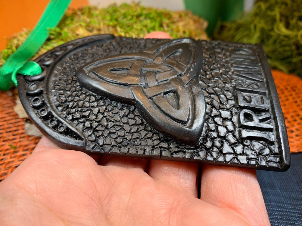 Trinity Knot Irish Turf Ornament