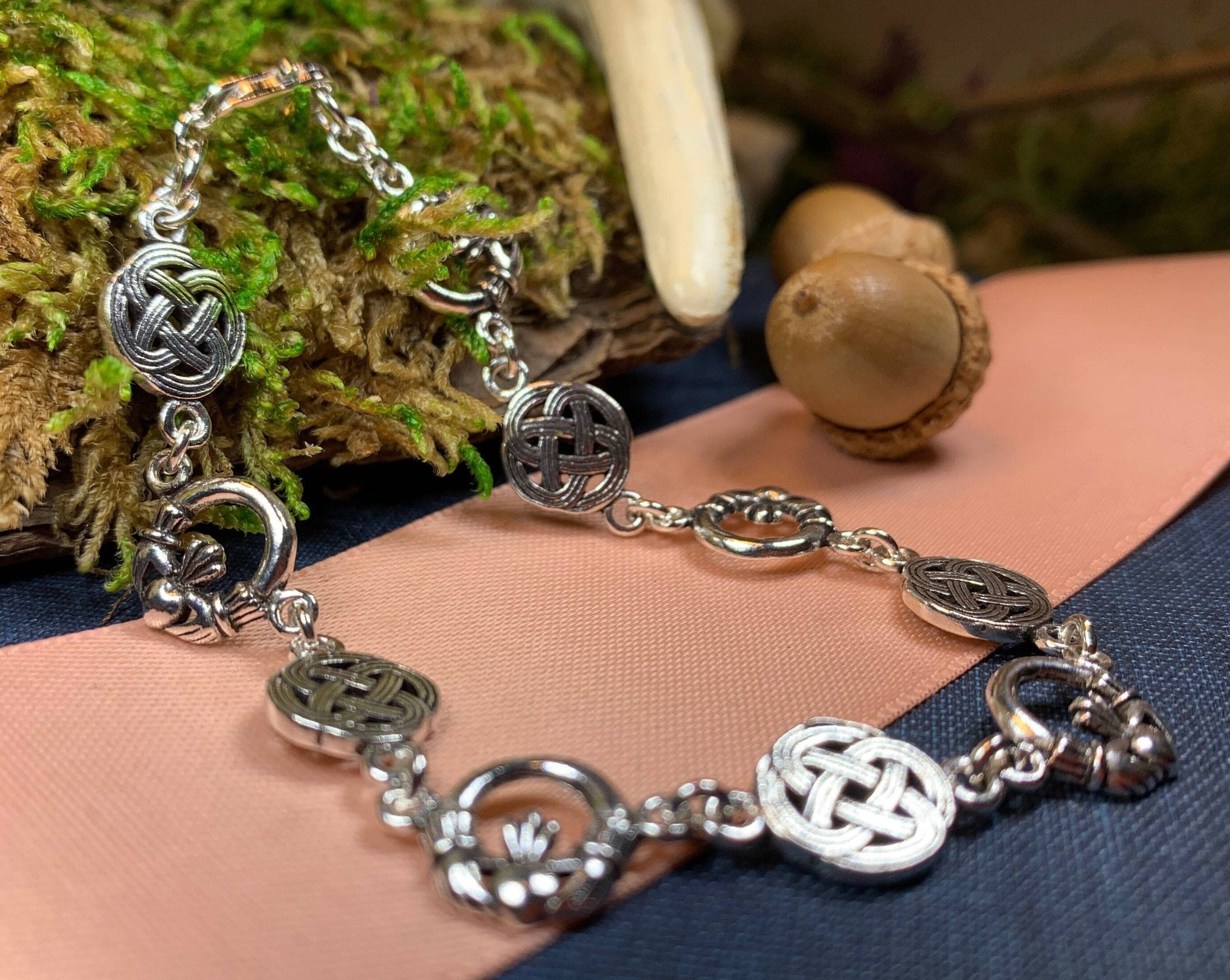 Neenah Claddagh Celtic Knot Bracelet