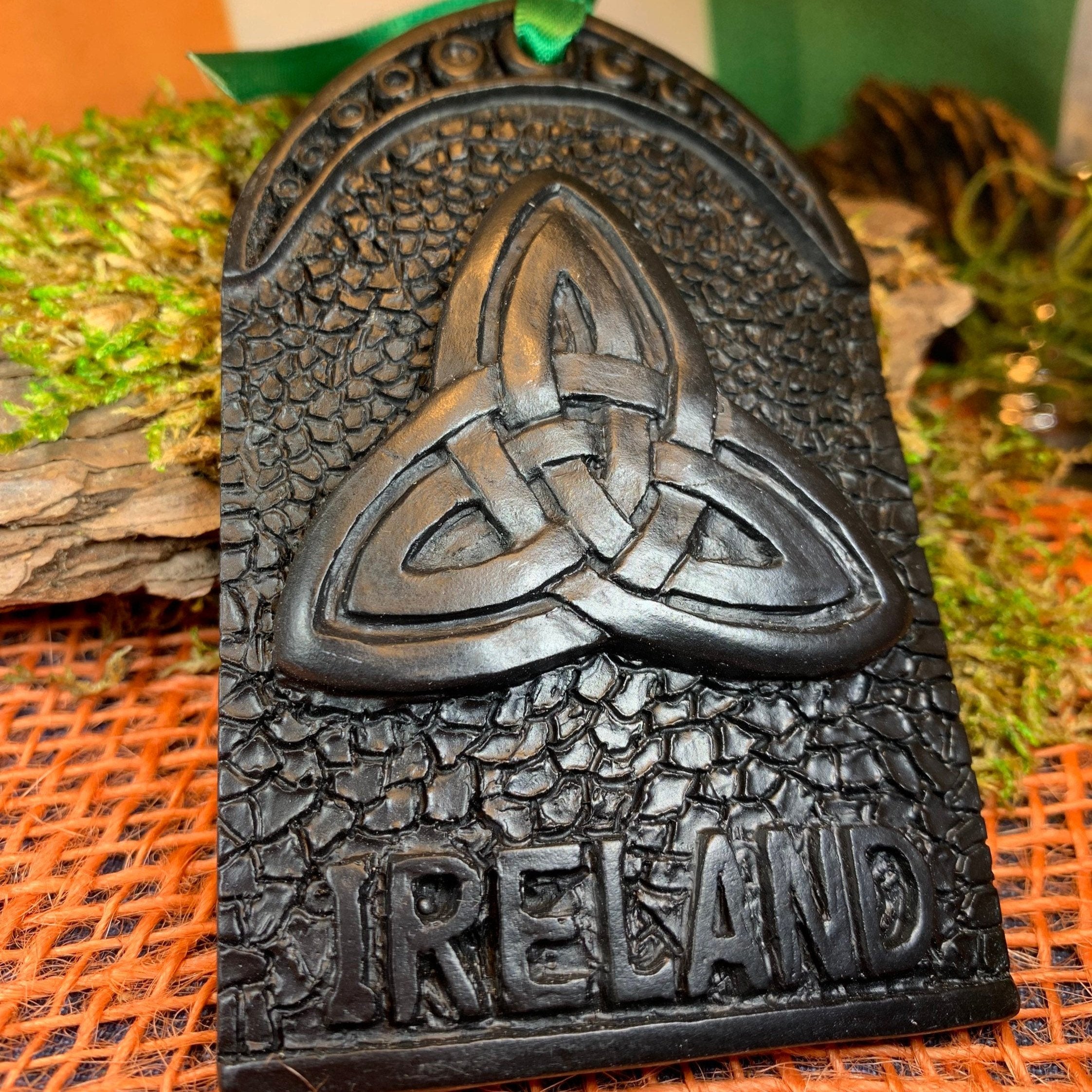 Trinity Knot Irish Turf Ornament