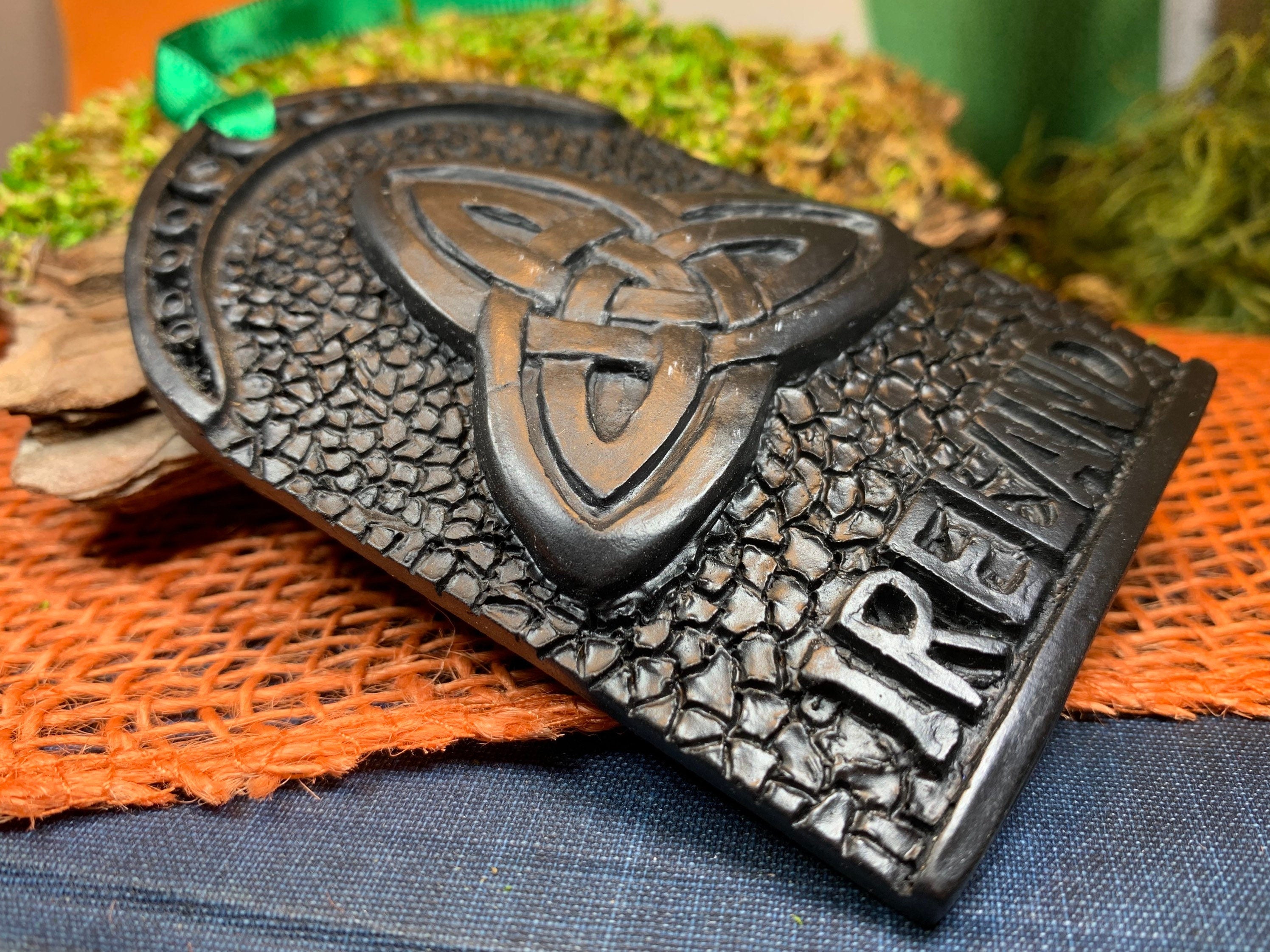 Trinity Knot Irish Turf Ornament