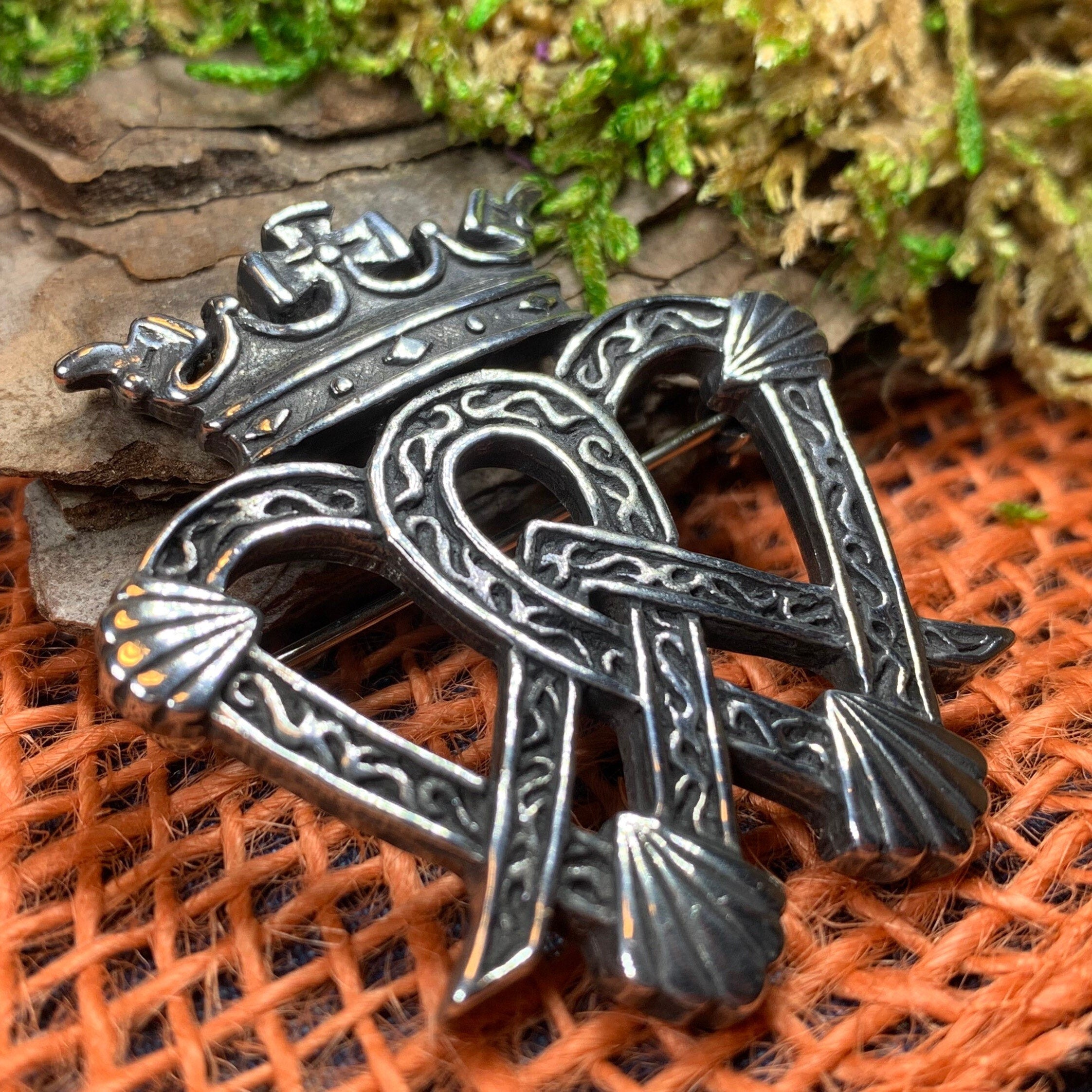 Siofa Luckenbooth Brooch