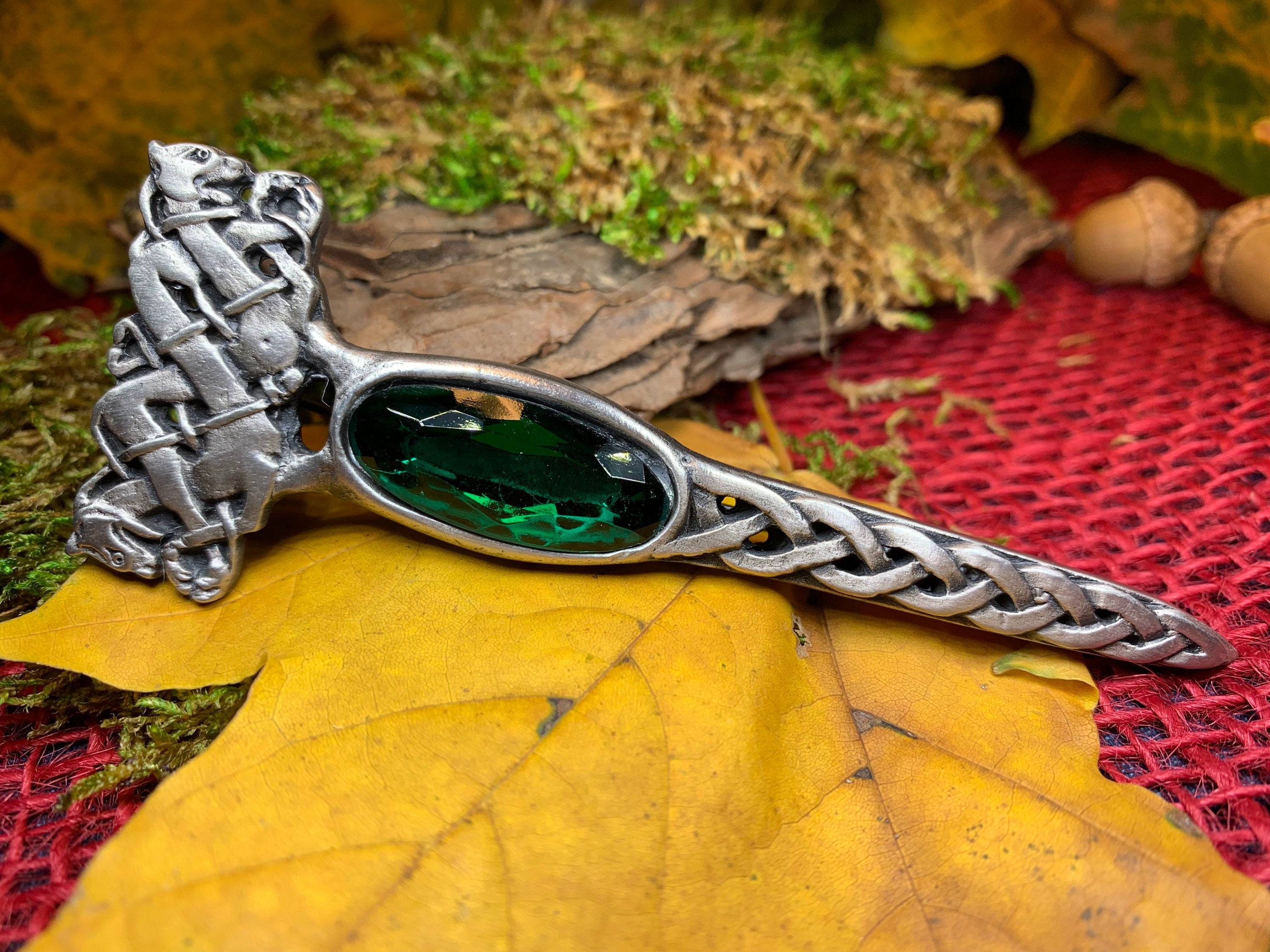 Dragon Crystal Kilt Pin