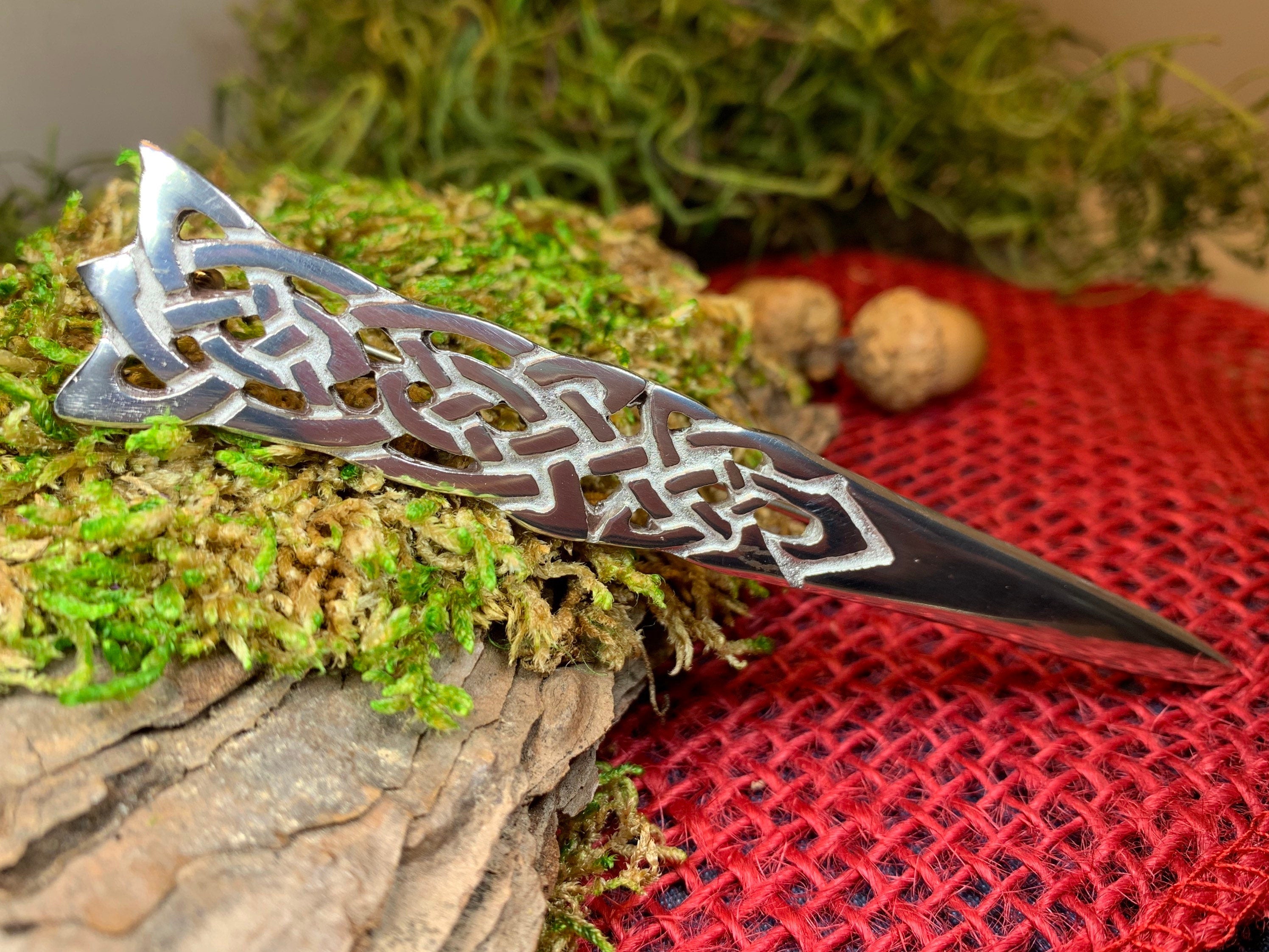 Rori Celtic Kilt Pin