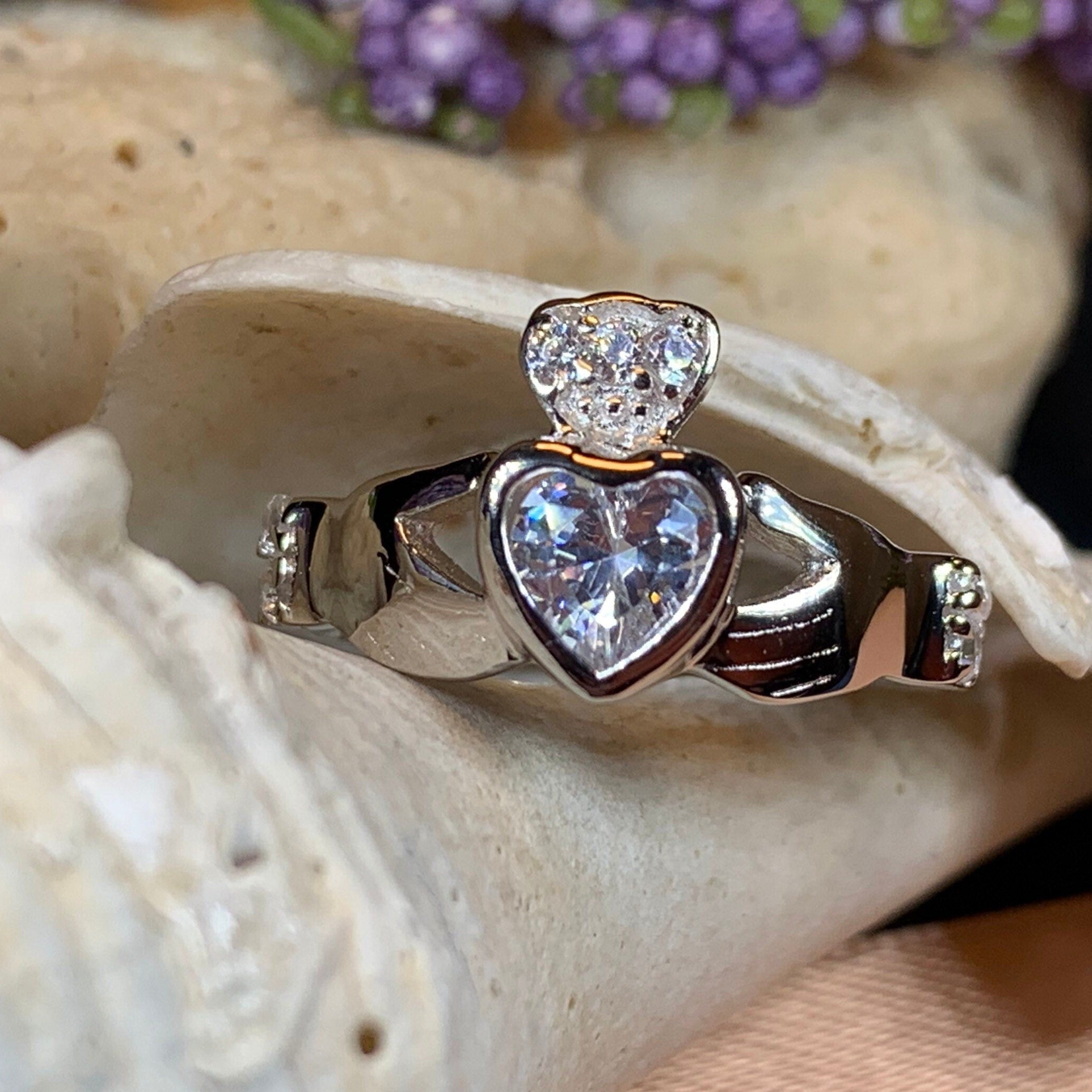 Debutante Claddagh Ring