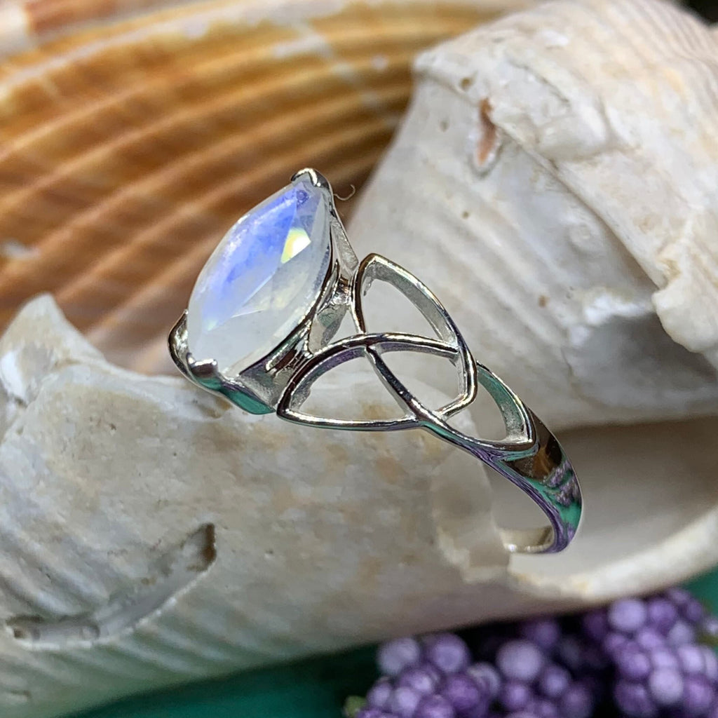 Esmeralda Celtic Knot Ring