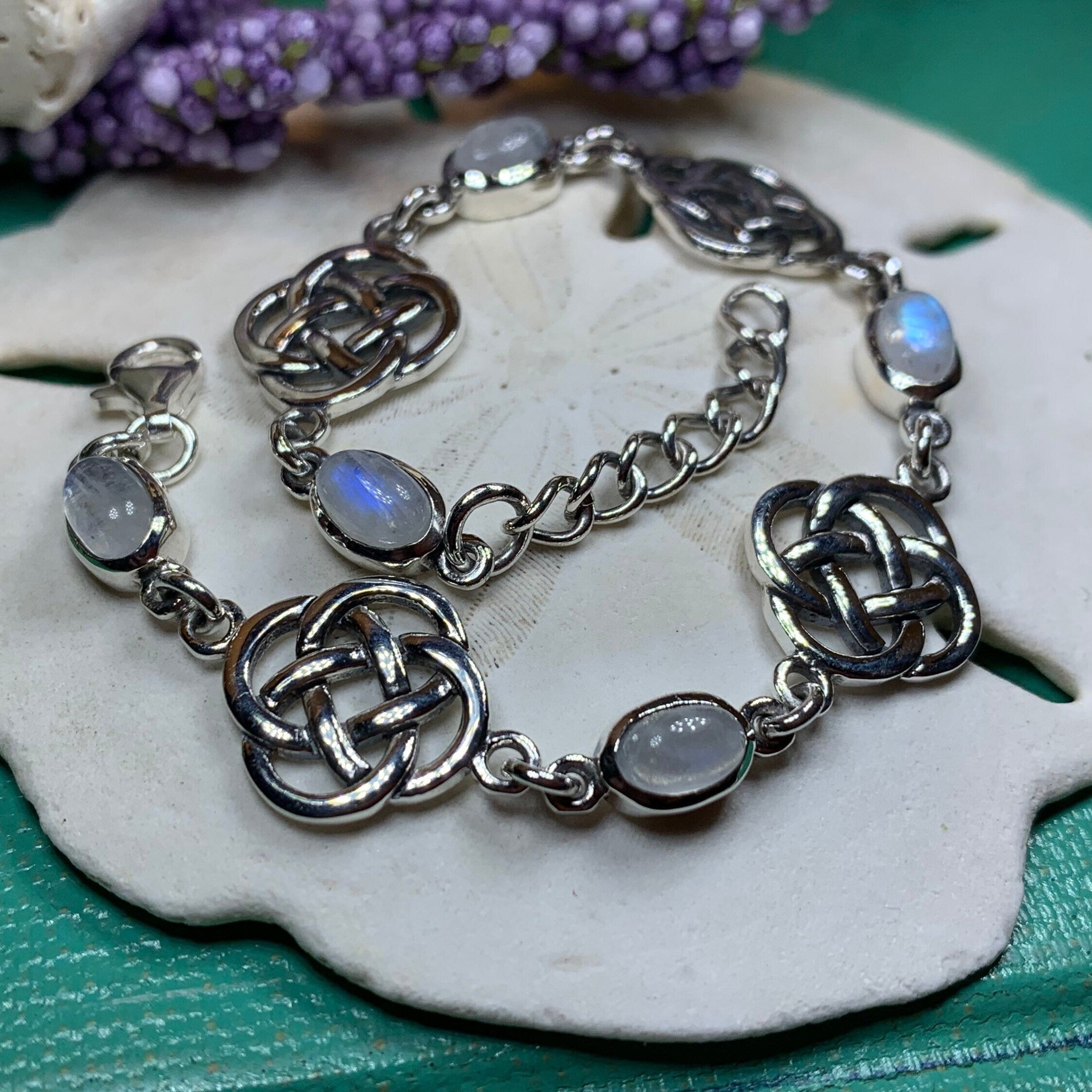 Dara Knot Gemstone Bracelet