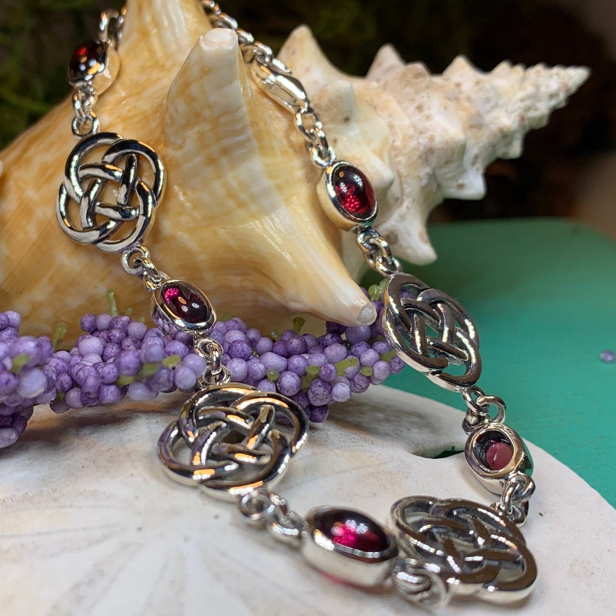 Dara Knot Gemstone Bracelet