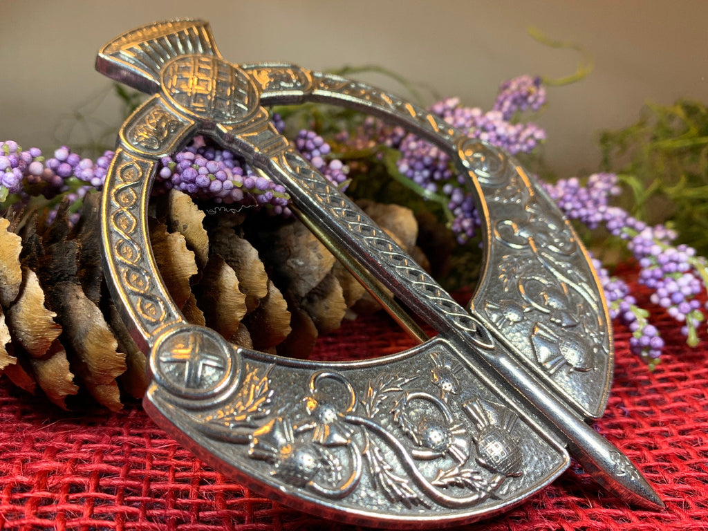 Thistle Penannular Brooch