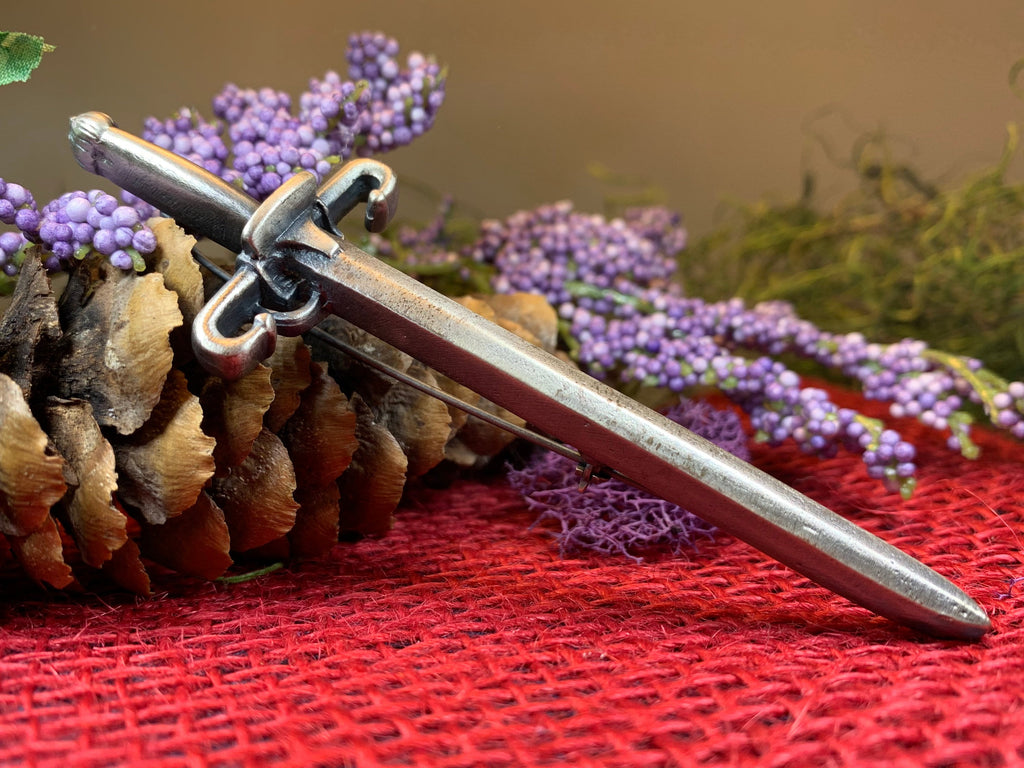 Wallace Sword Kilt Pin