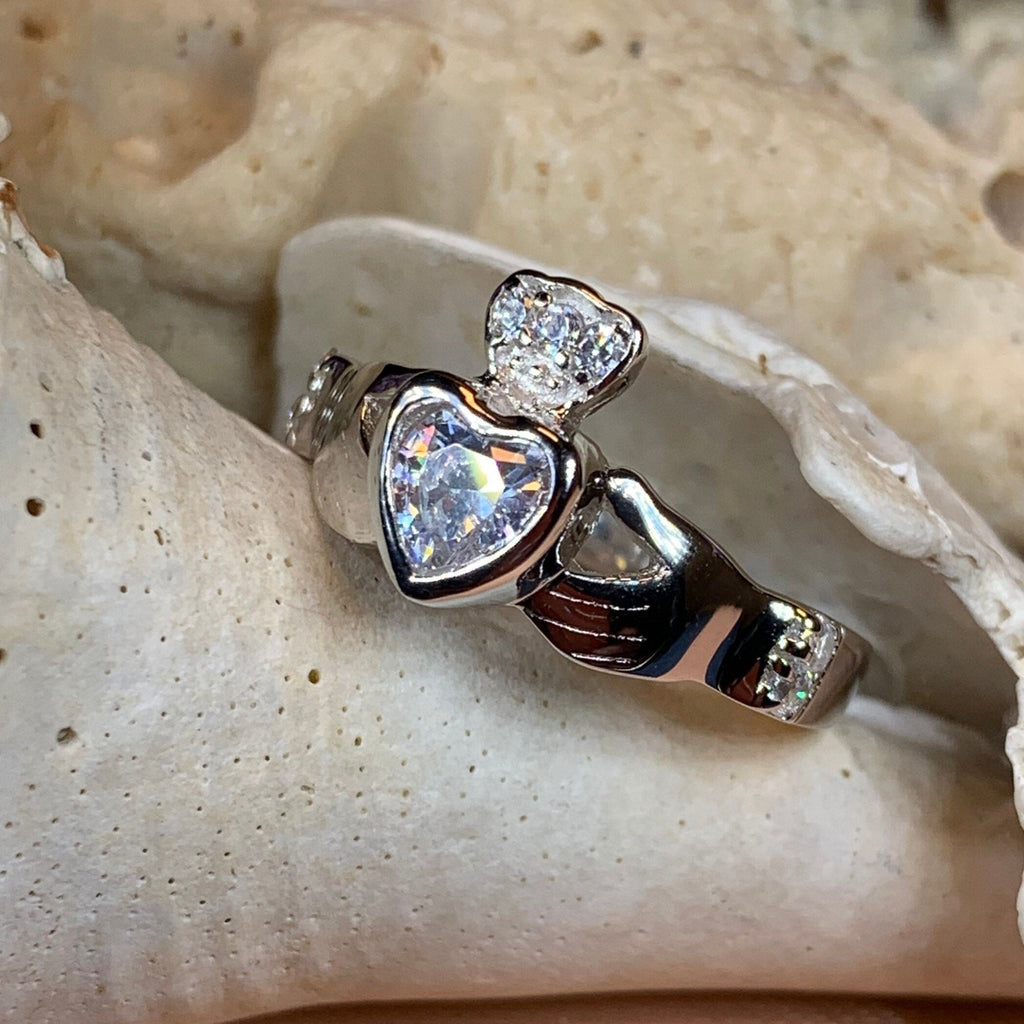 Debutante Claddagh Ring