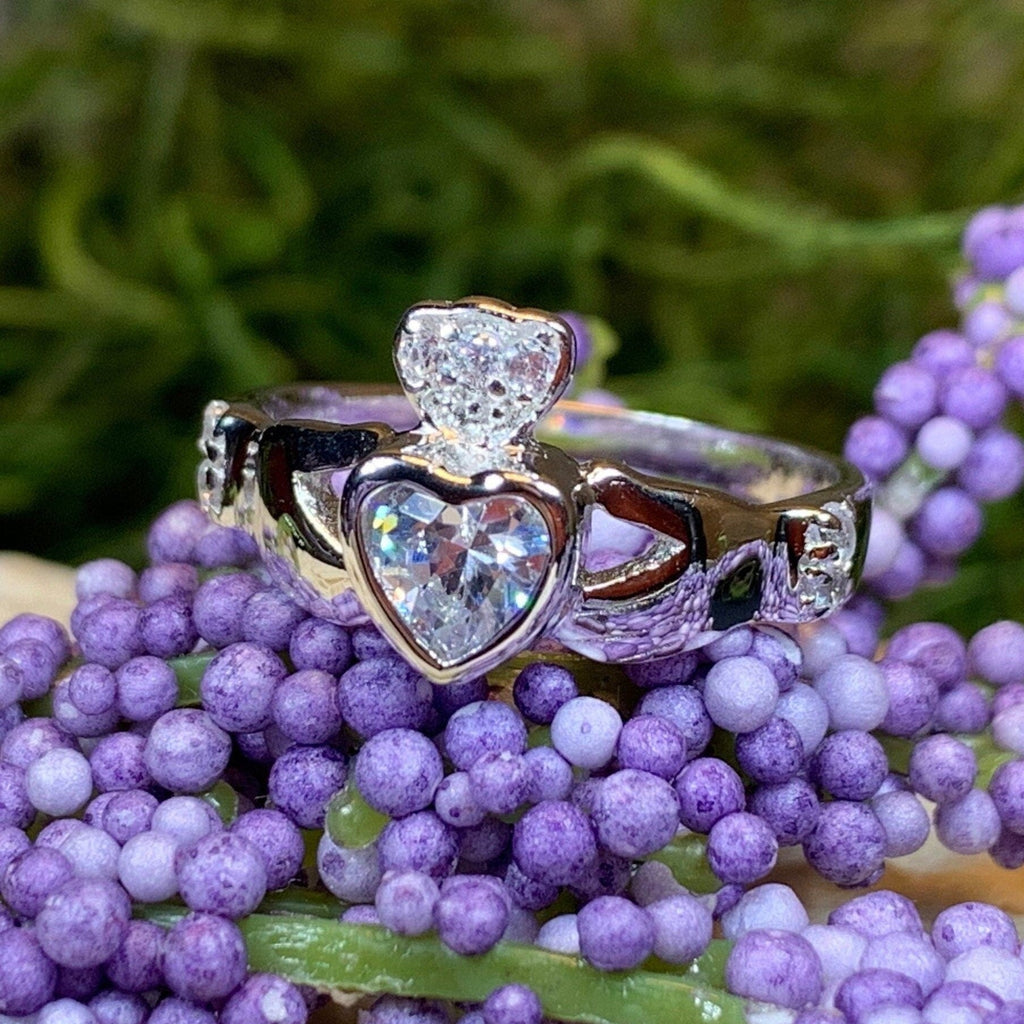Debutante Claddagh Ring