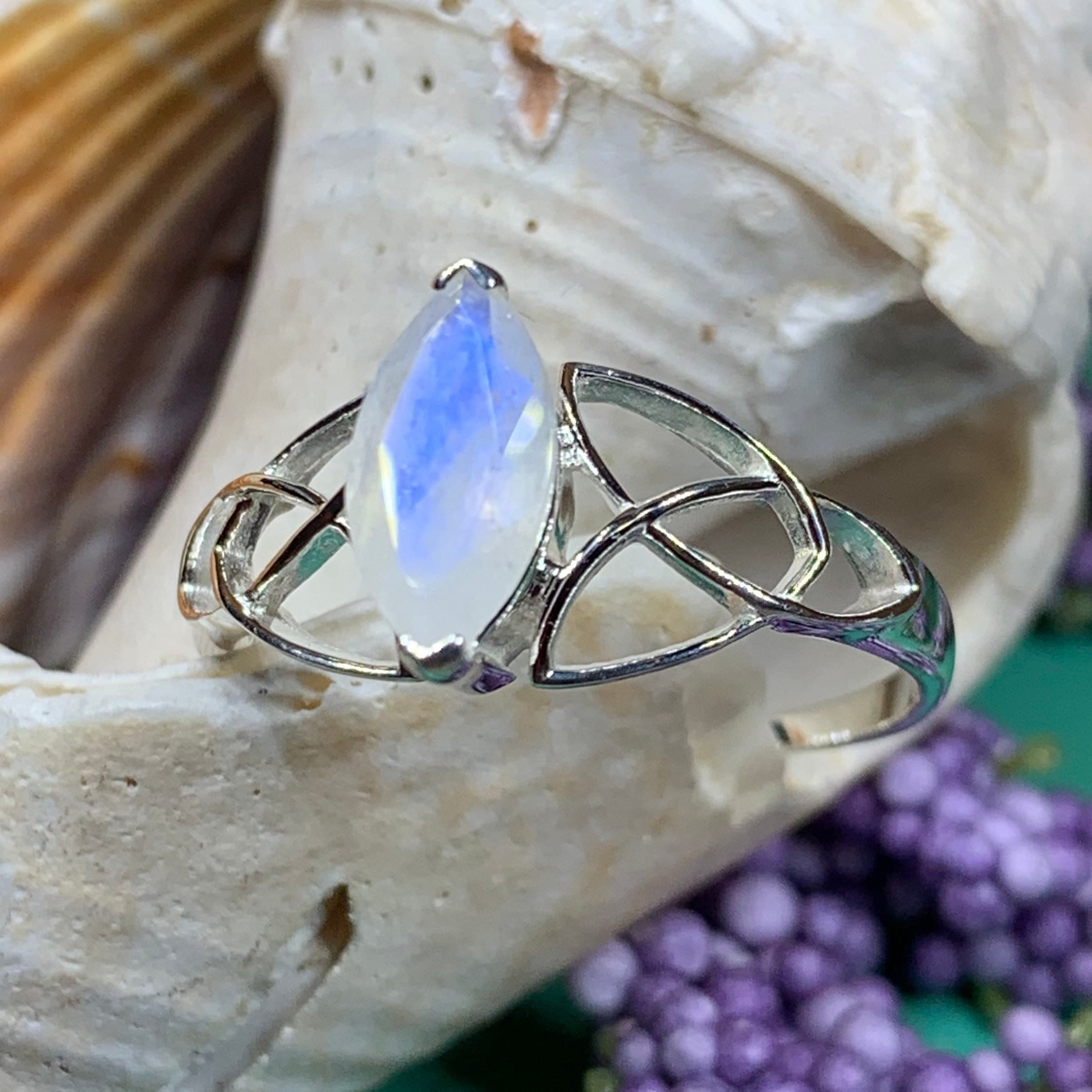 Esmeralda Celtic Knot Ring