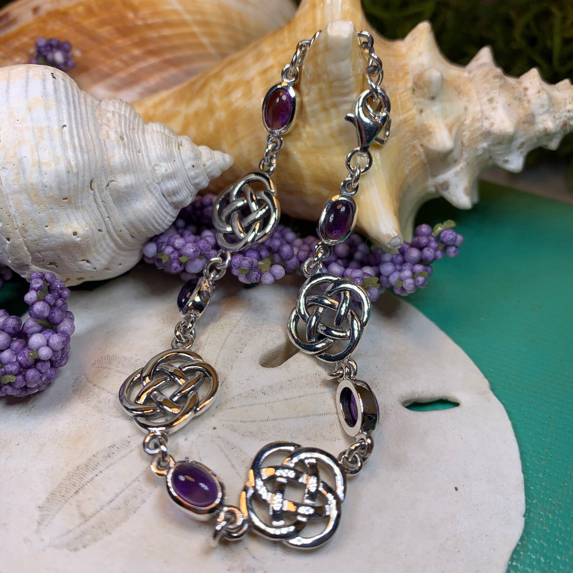 Dara Knot Gemstone Bracelet