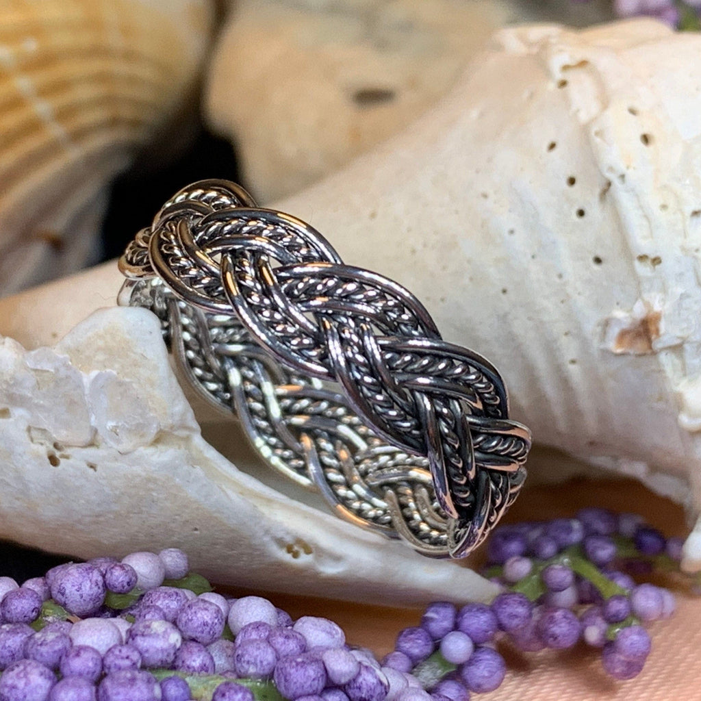 Isolde Celtic Knot Ring