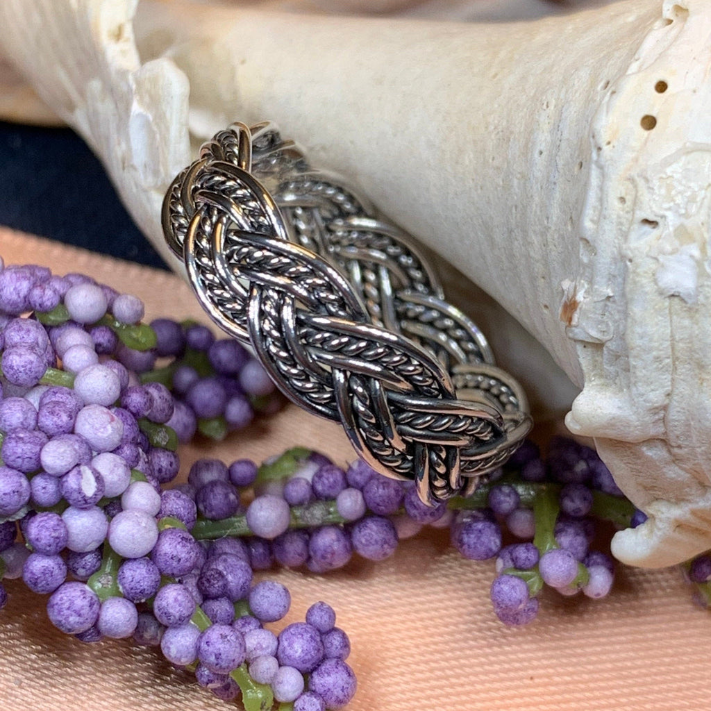 Isolde Celtic Knot Ring