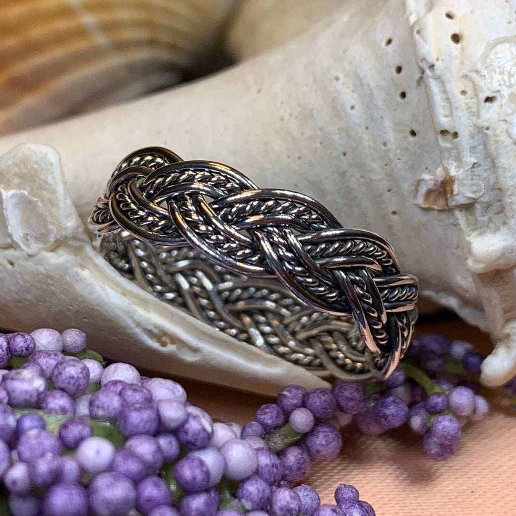 Isolde Celtic Knot Ring