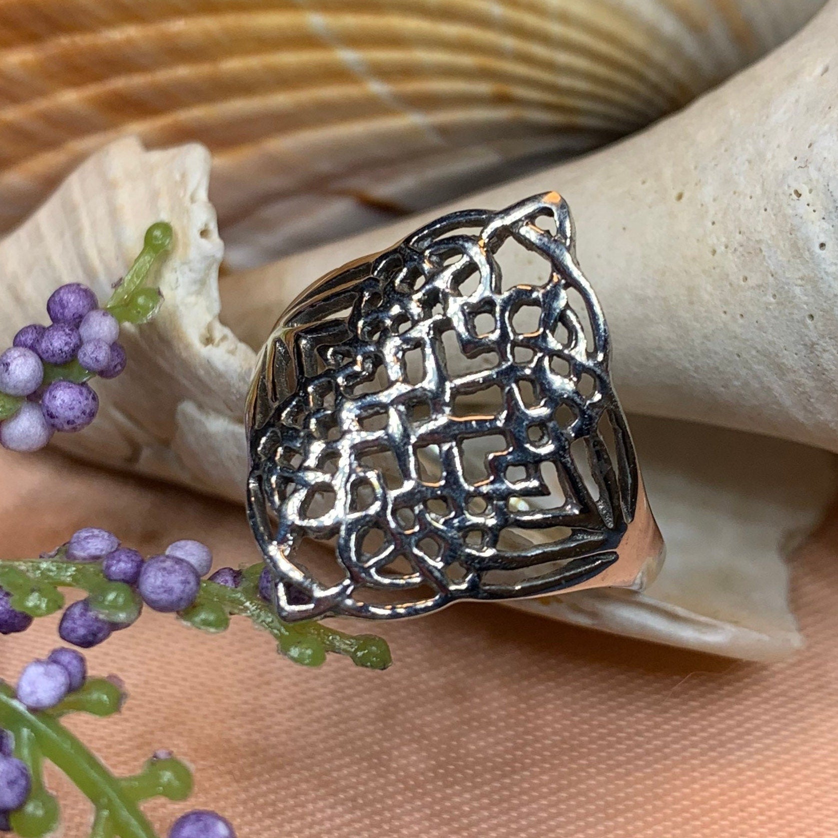 Corriander Celtic Knot Ring