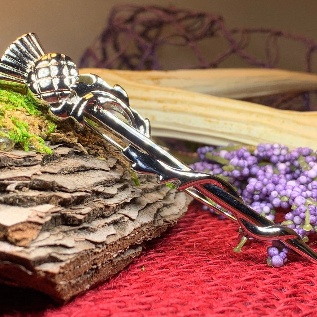Scrolling Leaf Thistle Kilt Pin