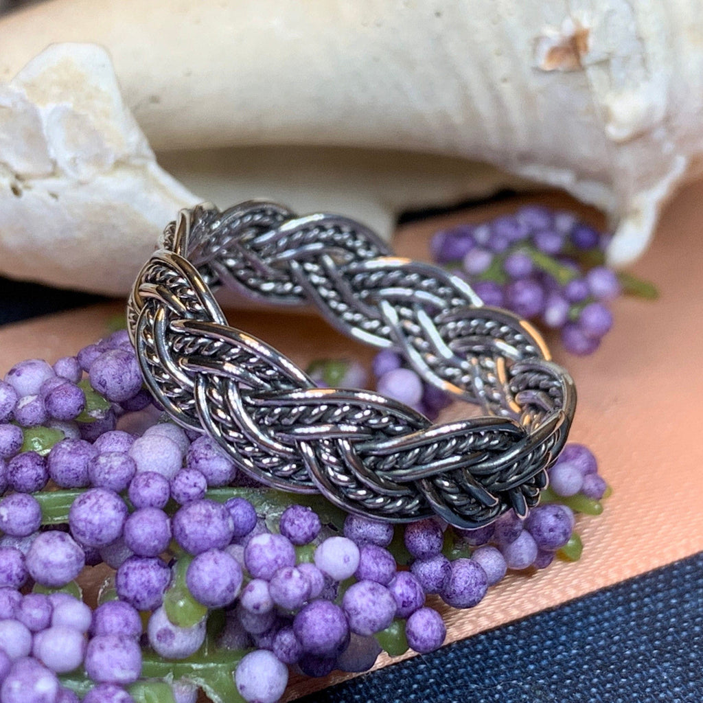 Isolde Celtic Knot Ring