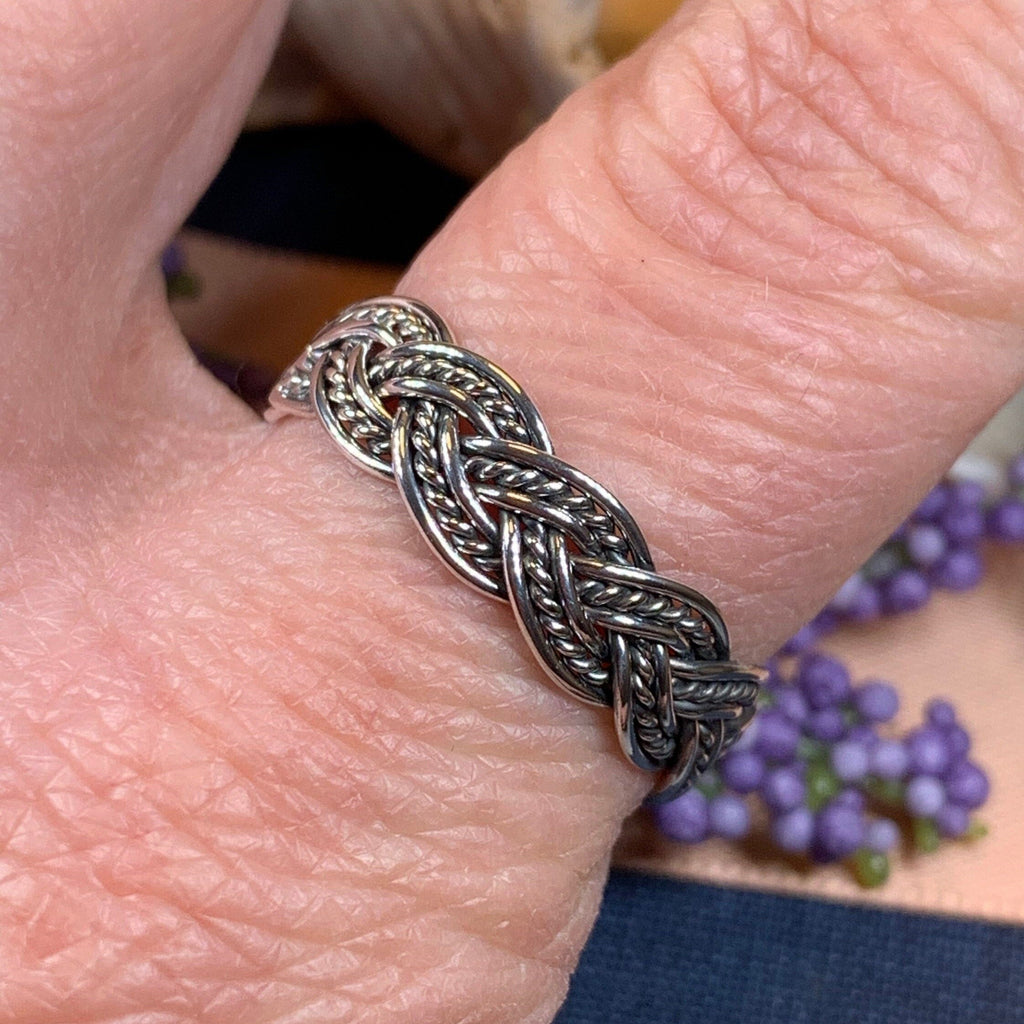 Isolde Celtic Knot Ring