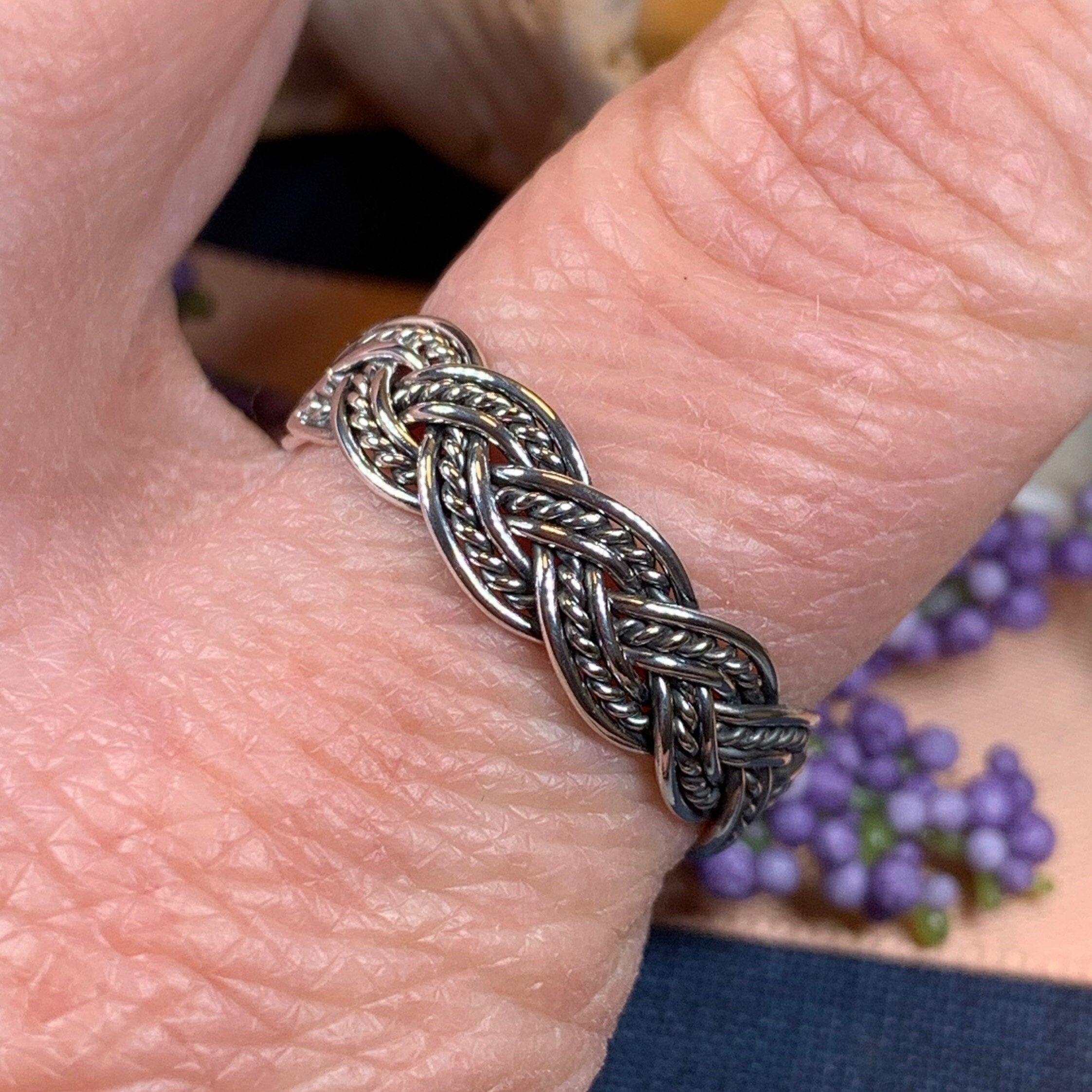 Isolde Celtic Knot Ring