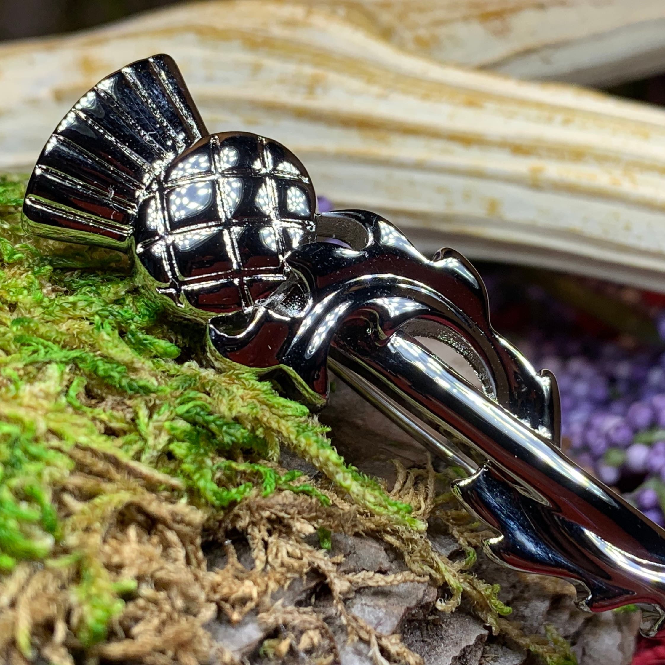 Scrolling Leaf Thistle Kilt Pin