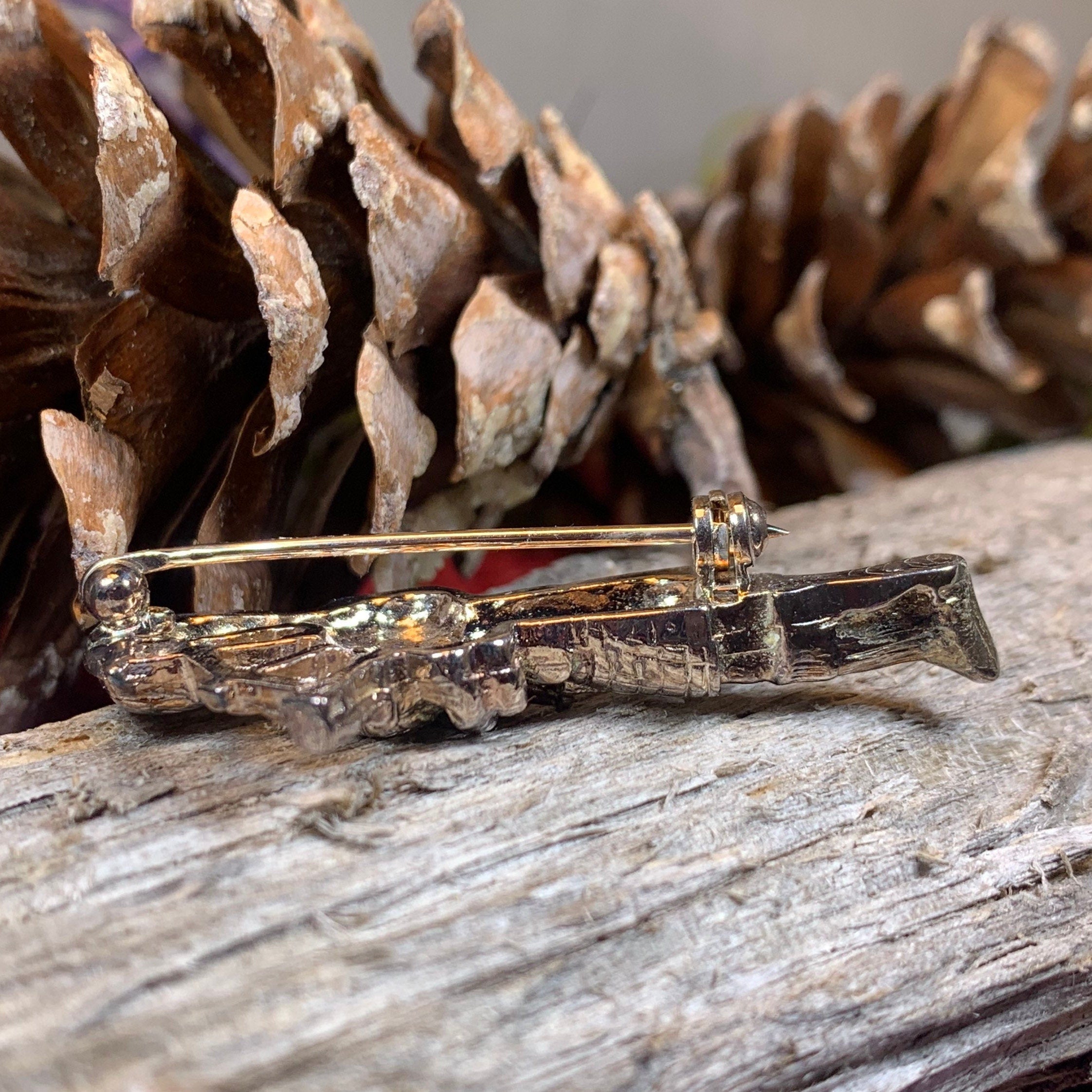 Royal Bagpiper Brooch