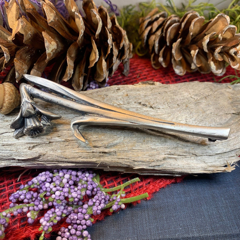 Delwyn Daffodil Kilt Pin