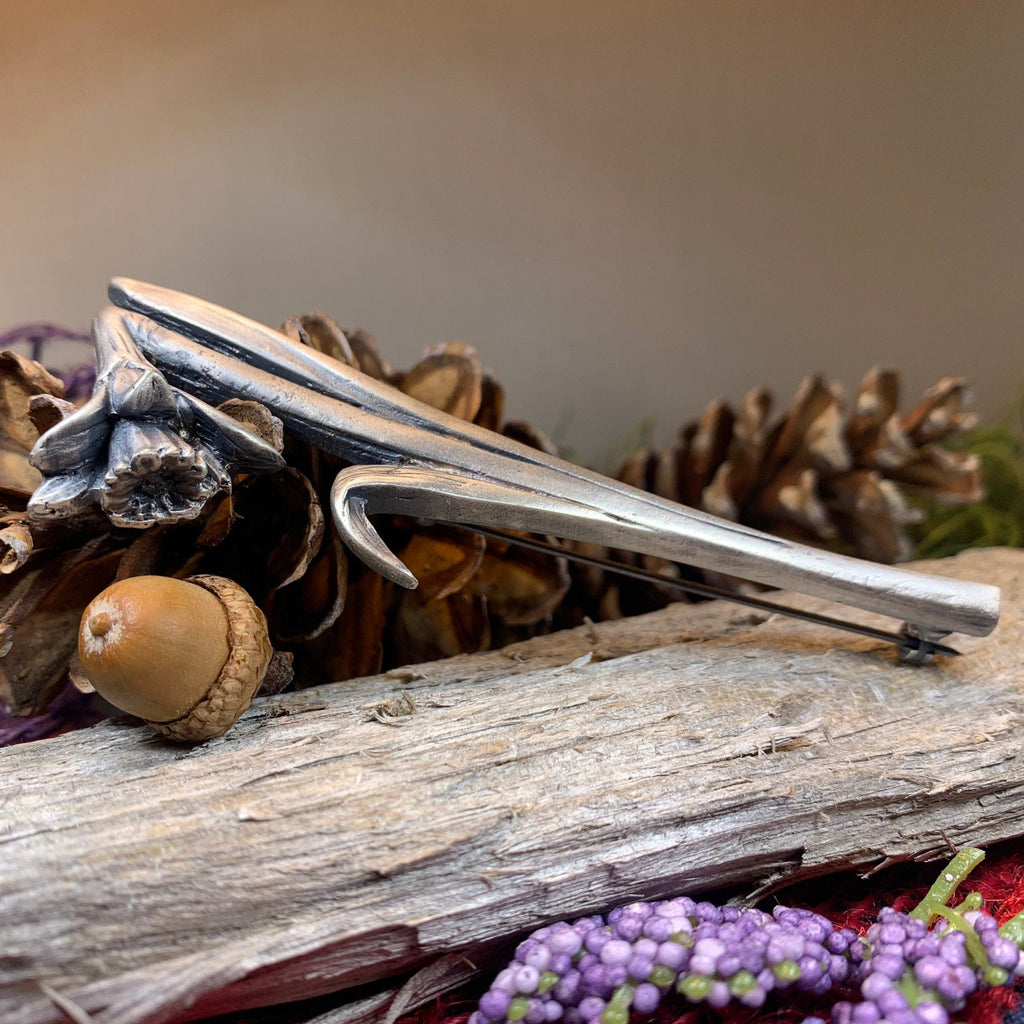 Delwyn Daffodil Kilt Pin