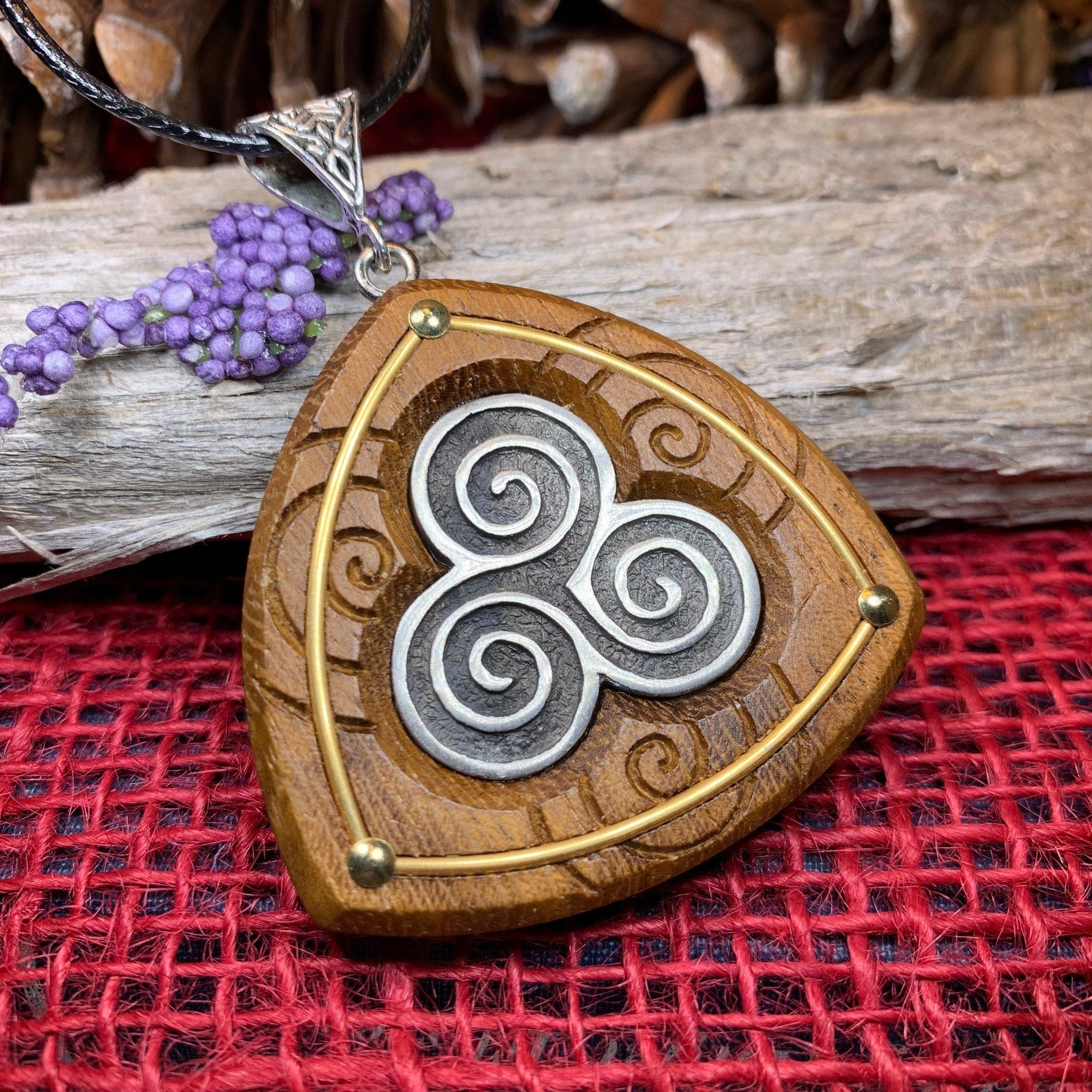Hallglen Triple Spiral Necklace
