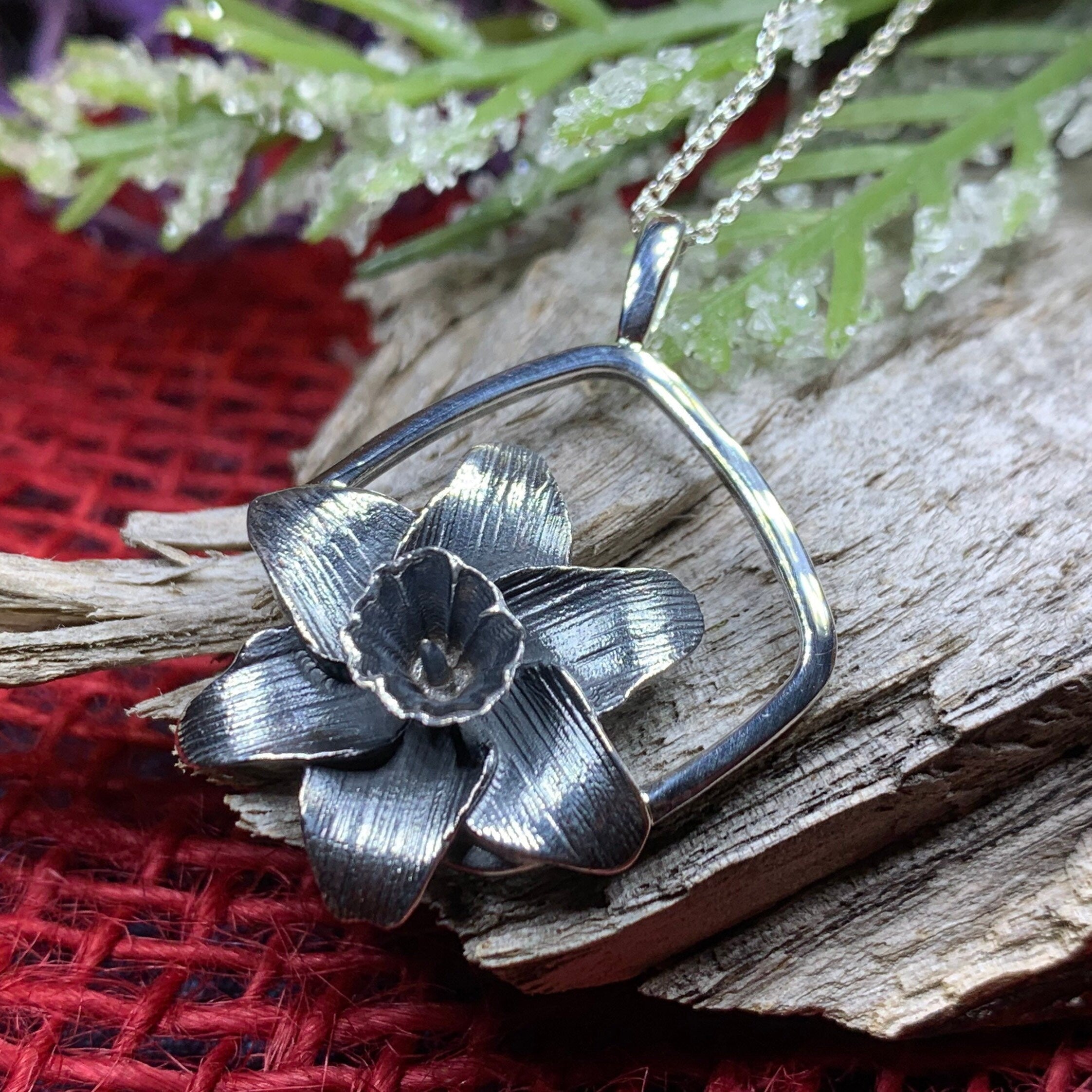 Snowdonia Daffodil Necklace