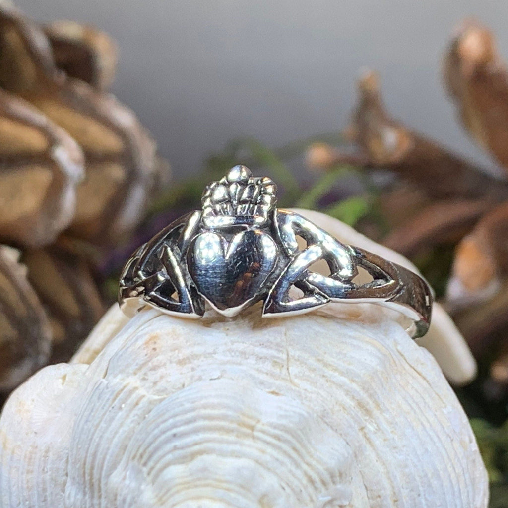 Amrynn Claddagh Ring