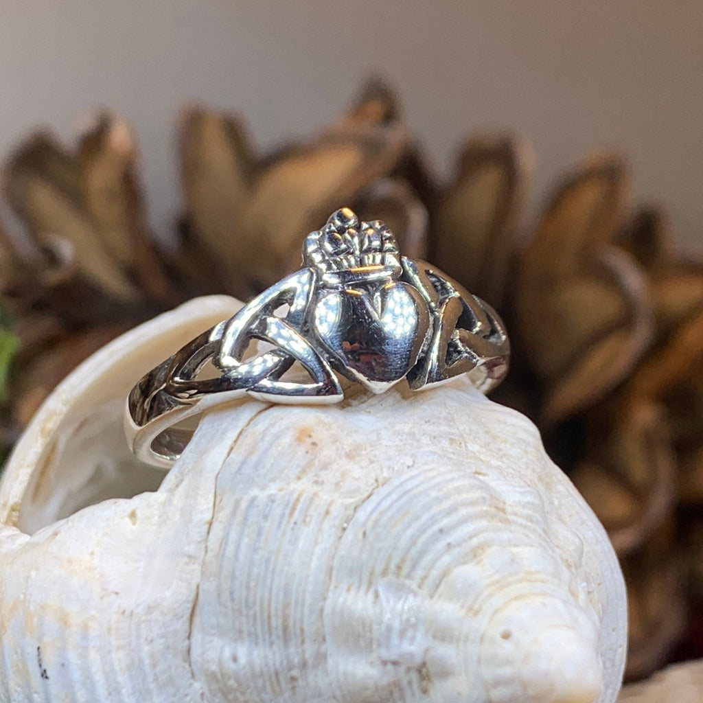 Amrynn Claddagh Ring